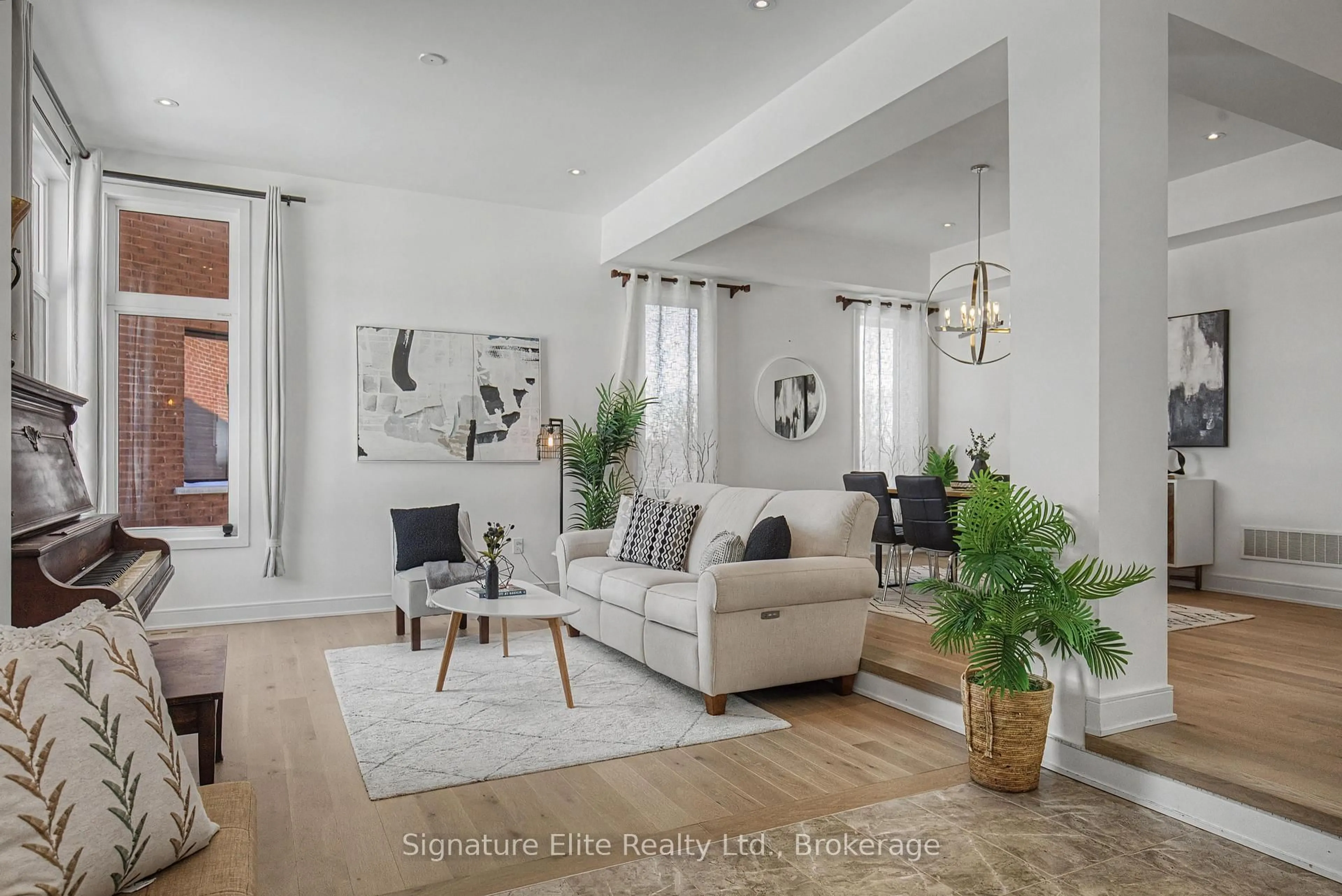 Living room with furniture, unknown for 42 Limerick St, Richmond Hill Ontario L4E 3W9