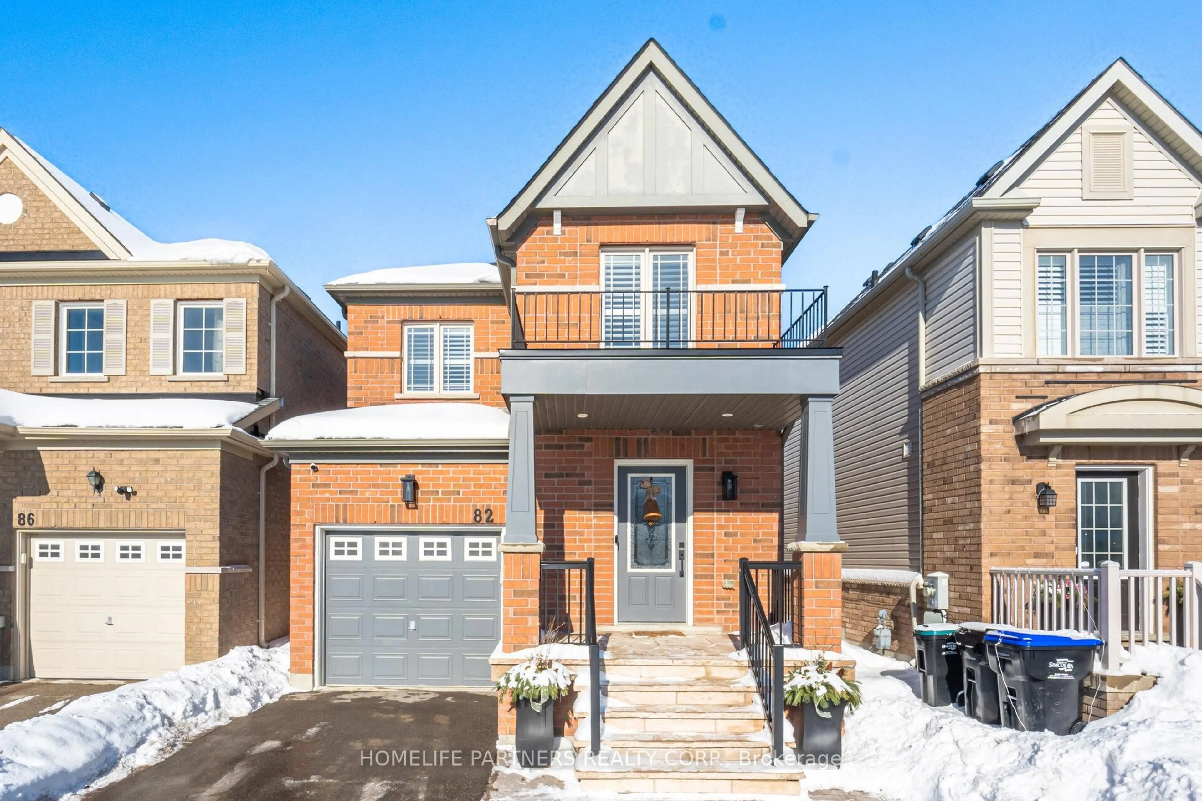 Home with brick exterior material, street for 82 Orr Dr, Bradford West Gwillimbury Ontario L3Z 0B9