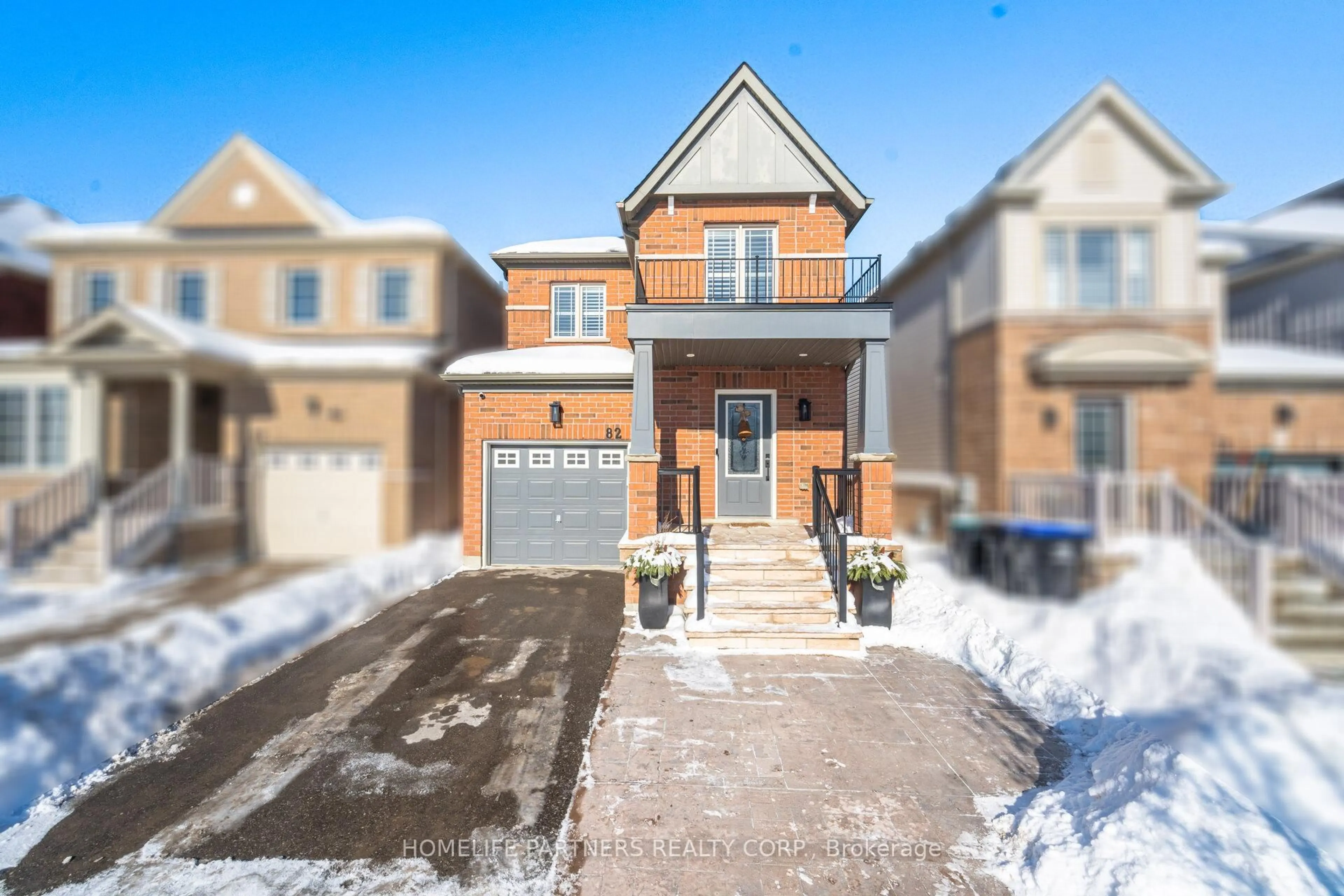 Home with brick exterior material, street for 82 Orr Dr, Bradford West Gwillimbury Ontario L3Z 0B9