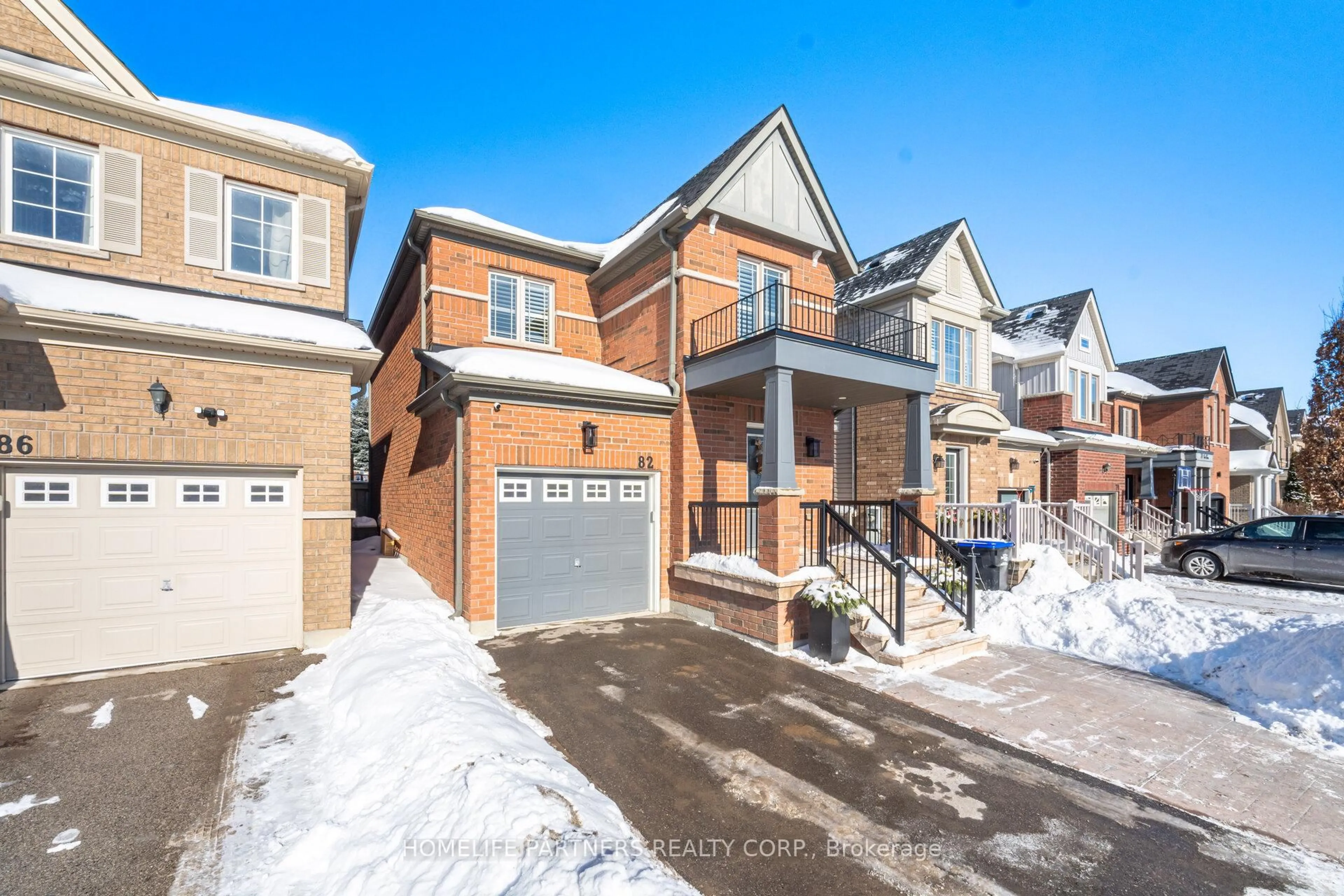 Home with brick exterior material, street for 82 Orr Dr, Bradford West Gwillimbury Ontario L3Z 0B9