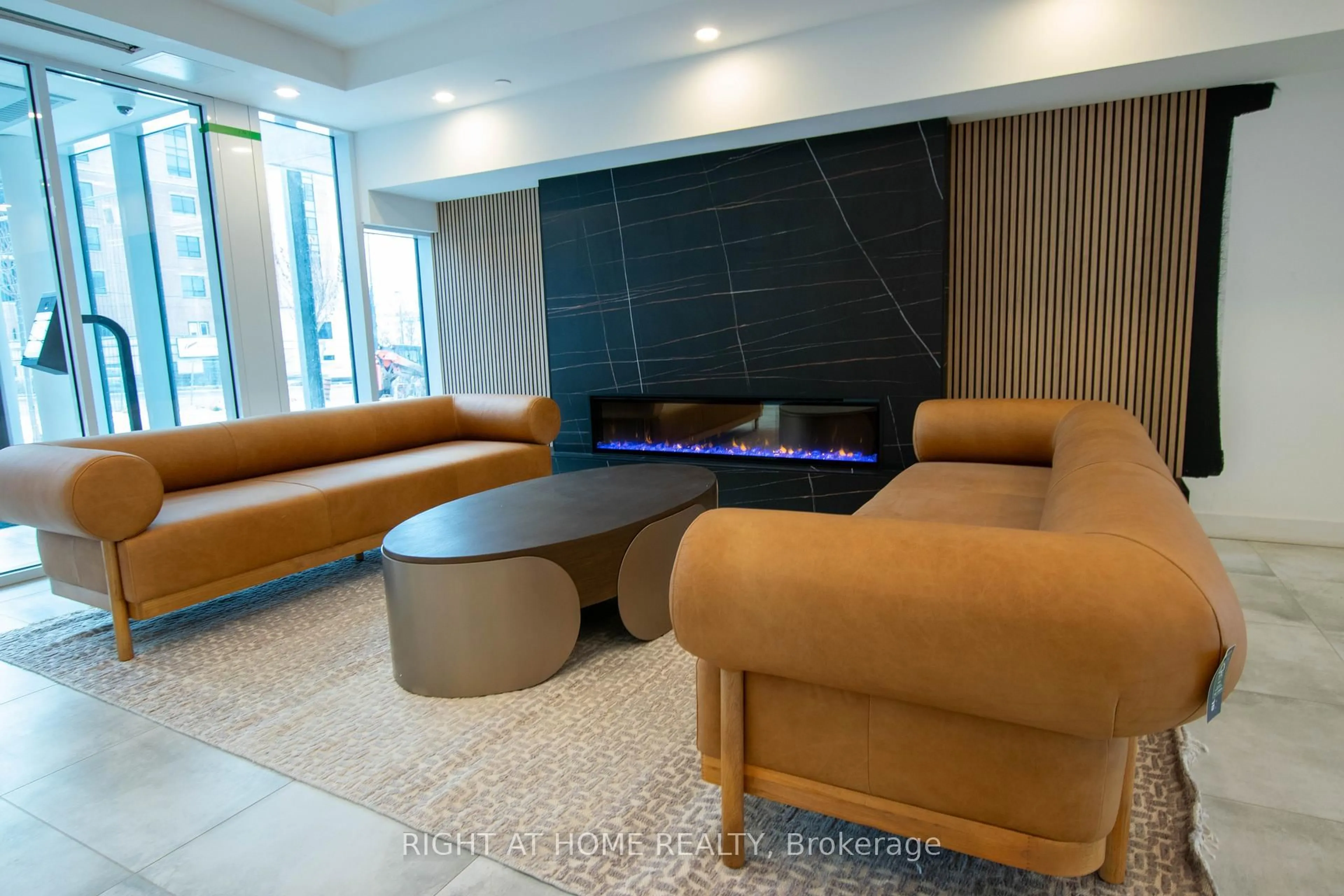 Lobby for 693 Davis Dr #101, Newmarket Ontario L3Y 2R2