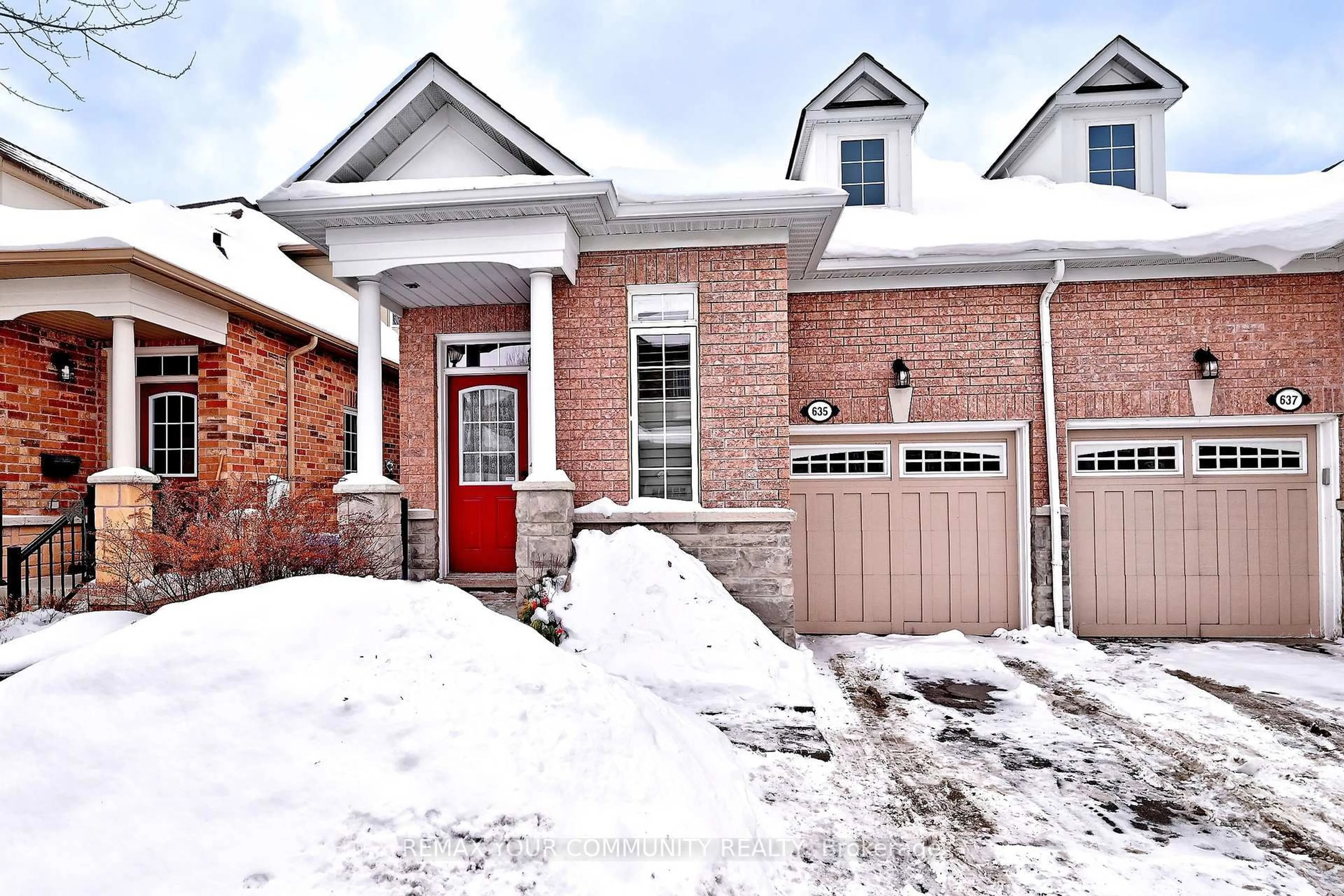 Home with brick exterior material, street for 635 Tapestry Lane, Newmarket Ontario L3X 3C8
