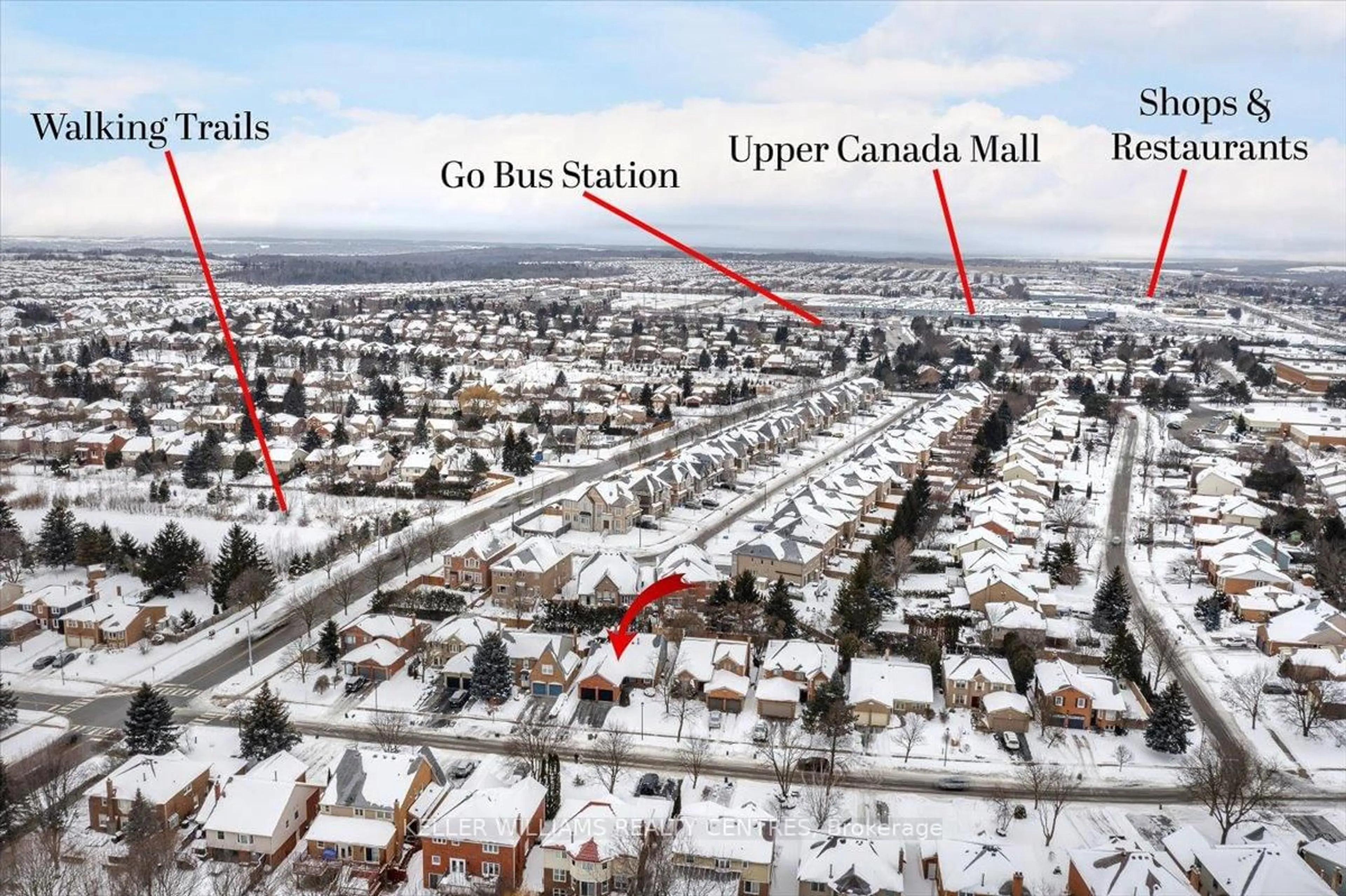 A pic from outside/outdoor area/front of a property/back of a property/a pic from drone, street for 99 Peevers Cres, Newmarket Ontario L3Y 7T2