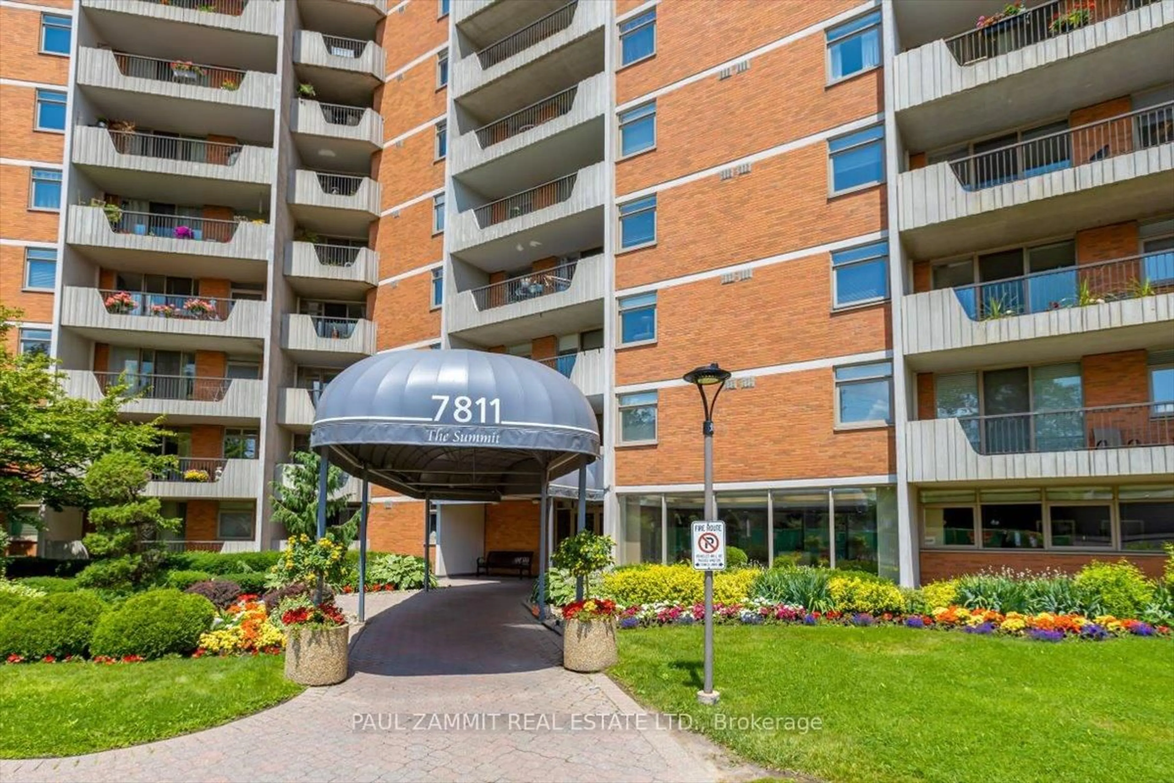 Indoor foyer for 7811 Yonge St #701, Markham Ontario L3T 4S3