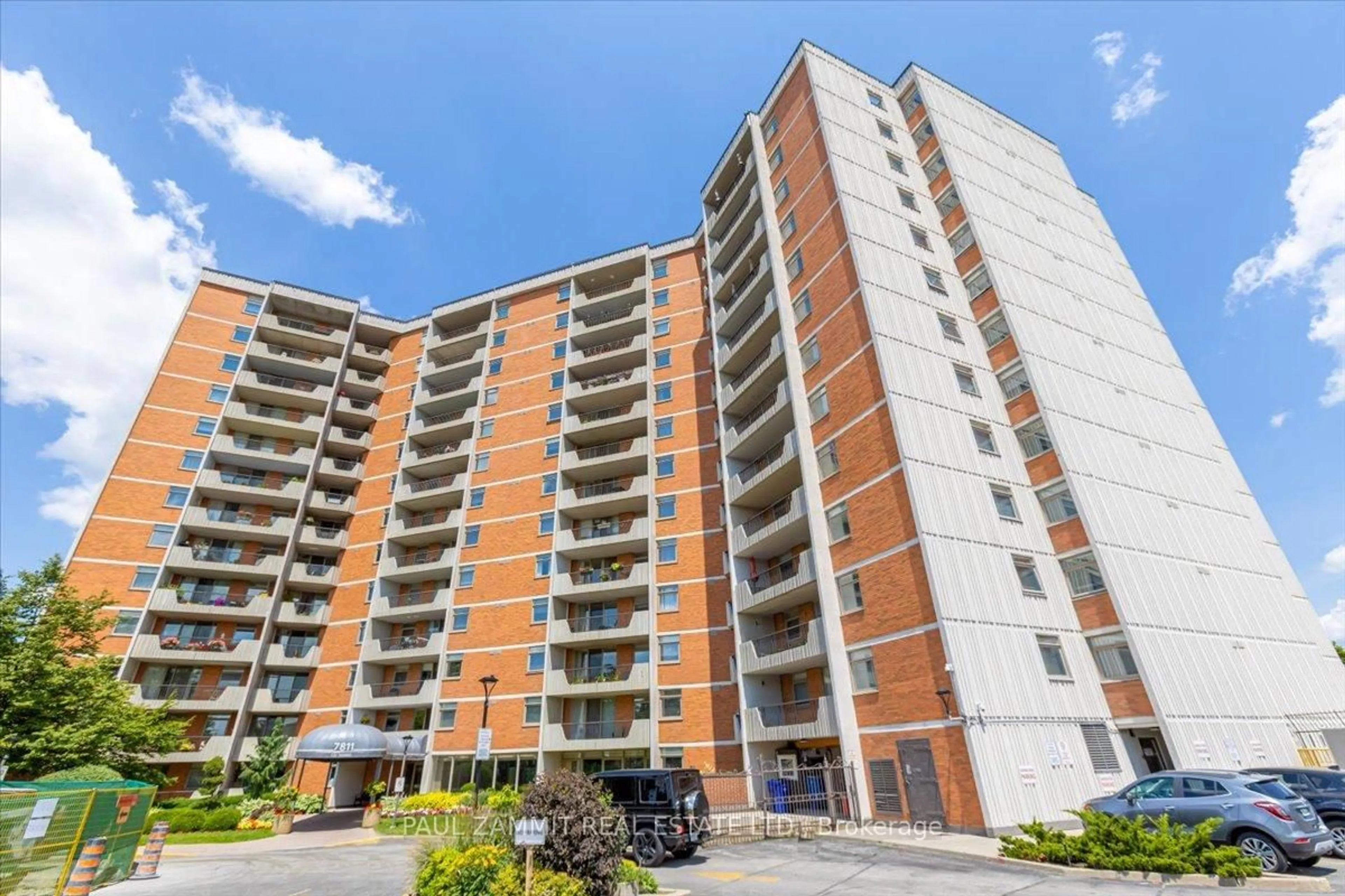 A pic from outside/outdoor area/front of a property/back of a property/a pic from drone, building for 7811 Yonge St #701, Markham Ontario L3T 4S3
