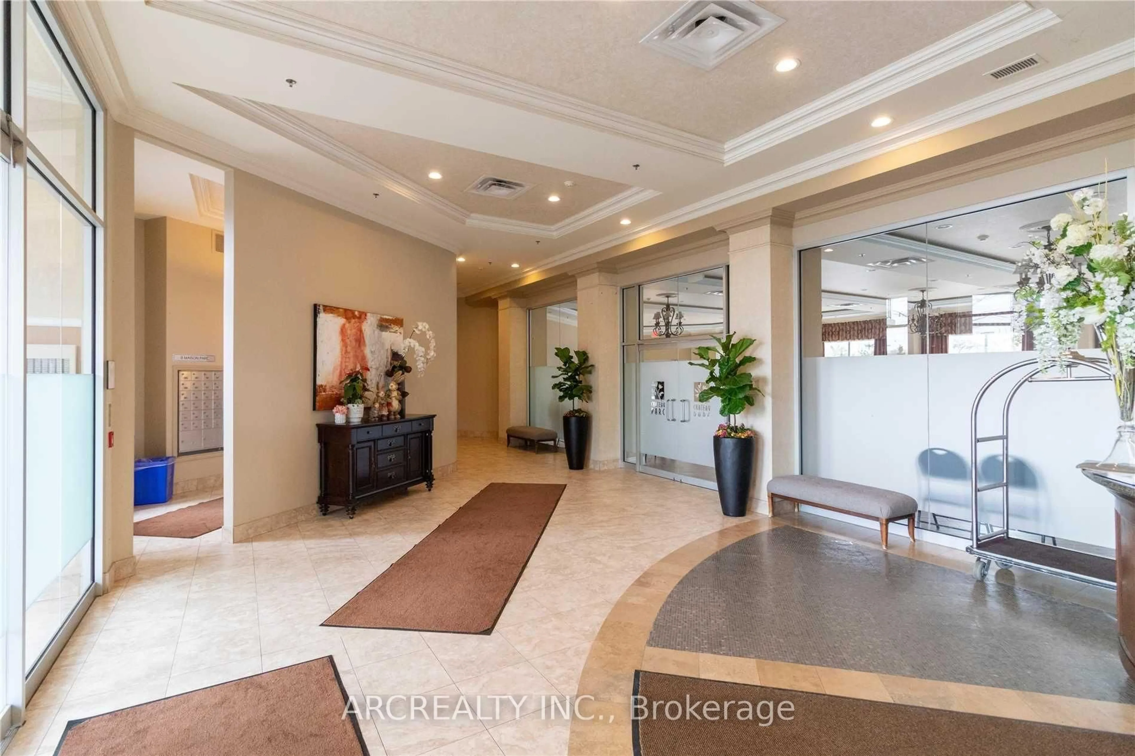 Indoor foyer for 8 Maison Parc Crt #313, Vaughan Ontario L4J 9K5