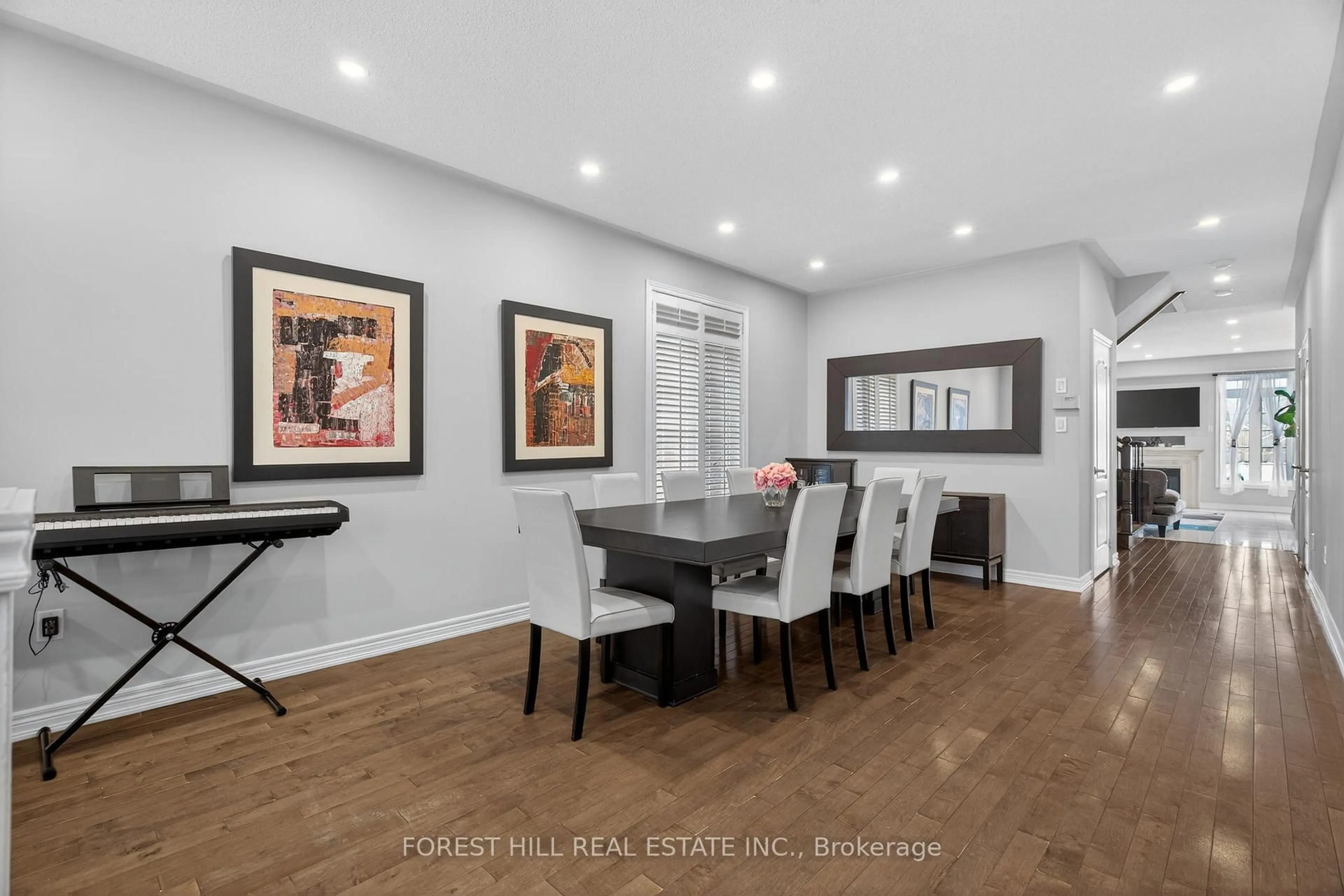 Dining room, wood/laminate floor for 29 Fraserwood Rd, Vaughan Ontario L4J 9C5