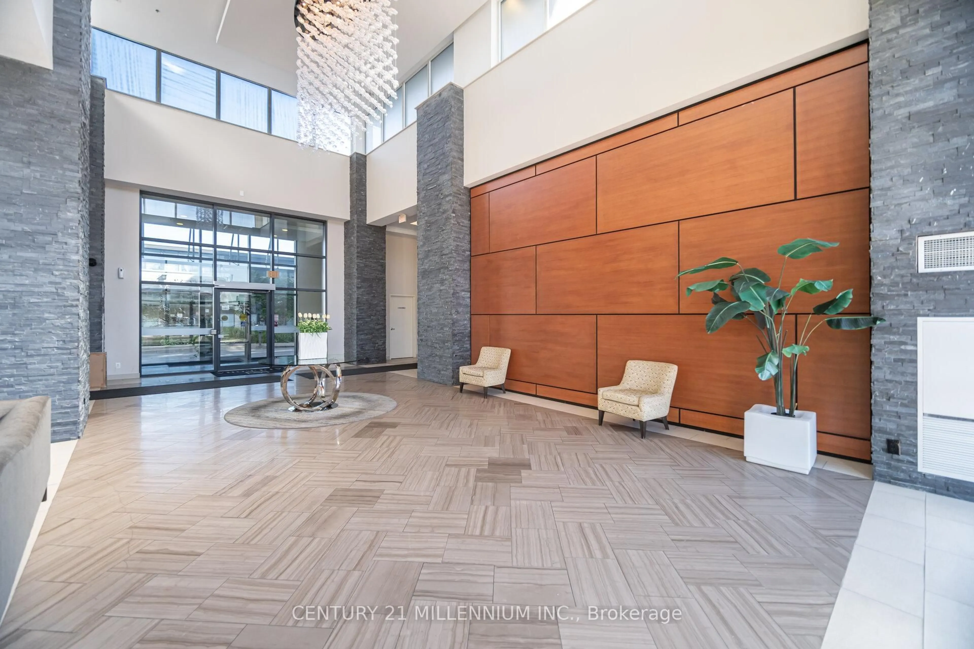 Indoor foyer for 24 Woodstream Blvd #217, Vaughan Ontario L4L 8C4