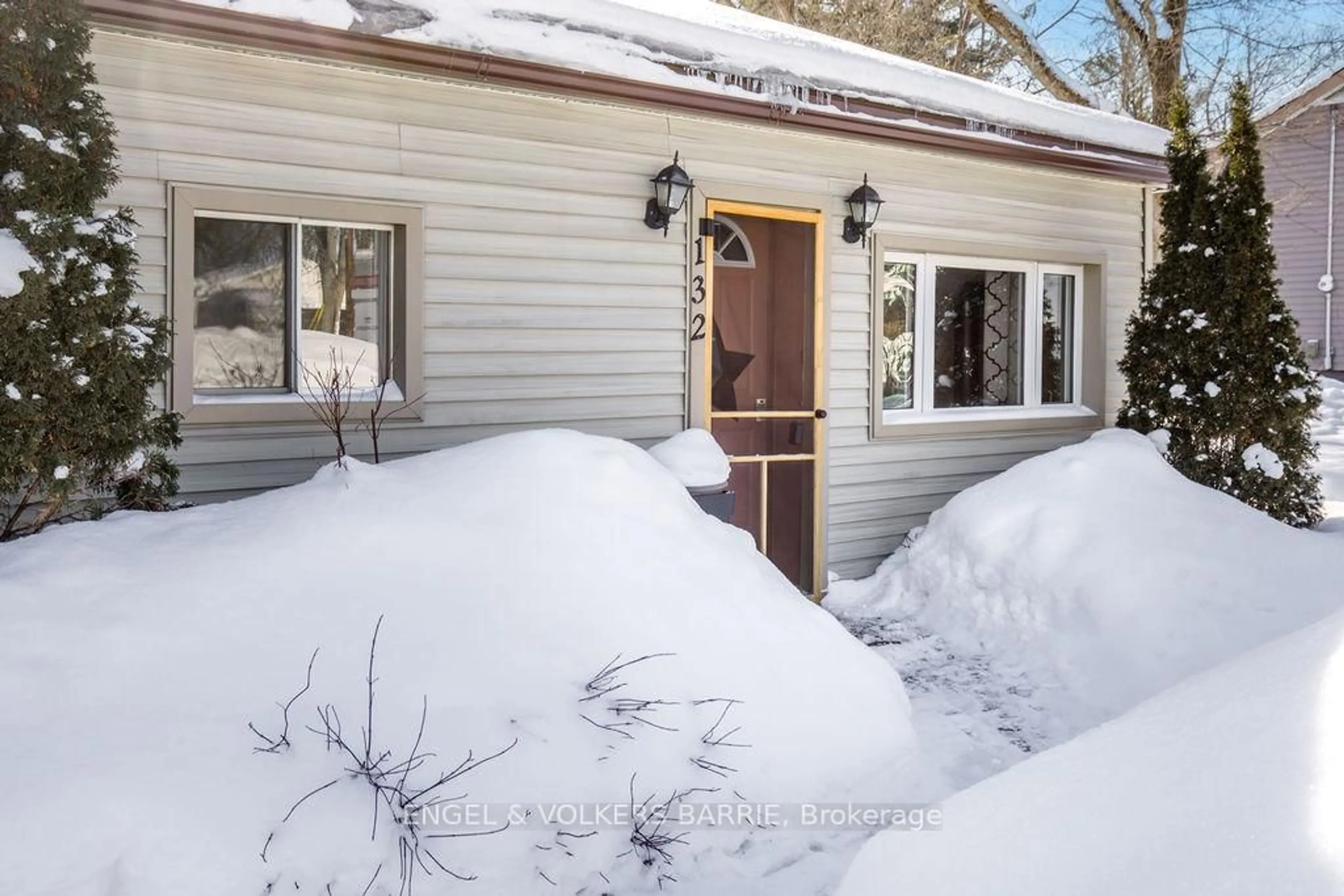 Unknown for 132 Sydenham St, Essa Ontario L0M 1B0