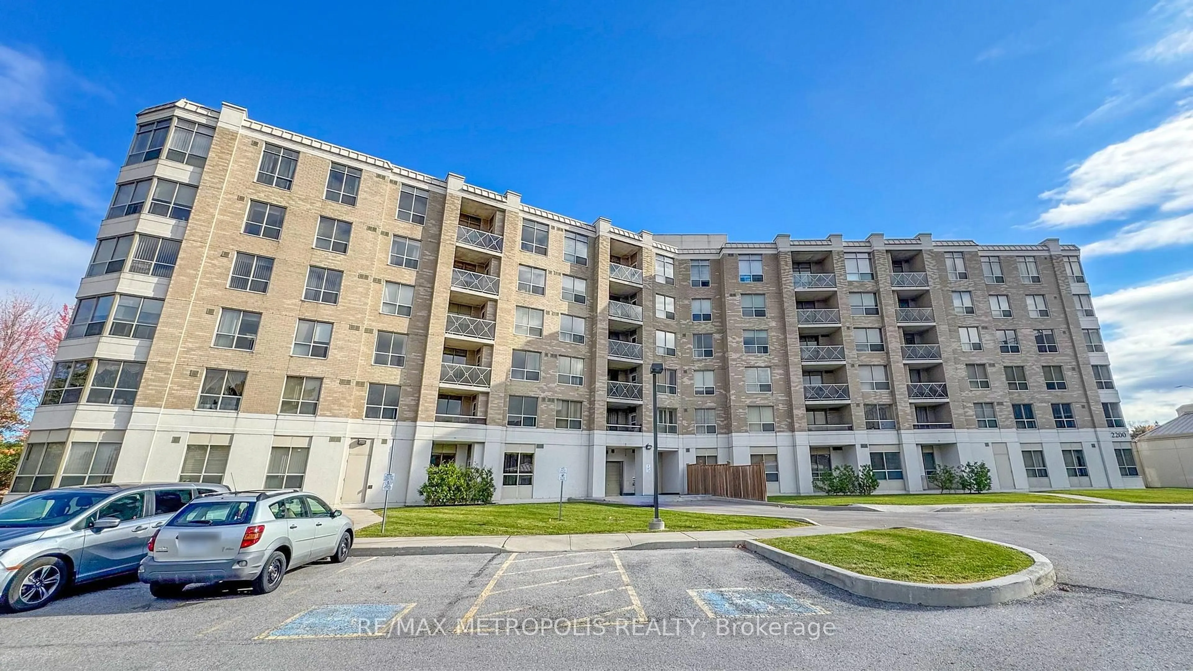 Unknown for 2200 John St #412, Markham Ontario L3T 7S7