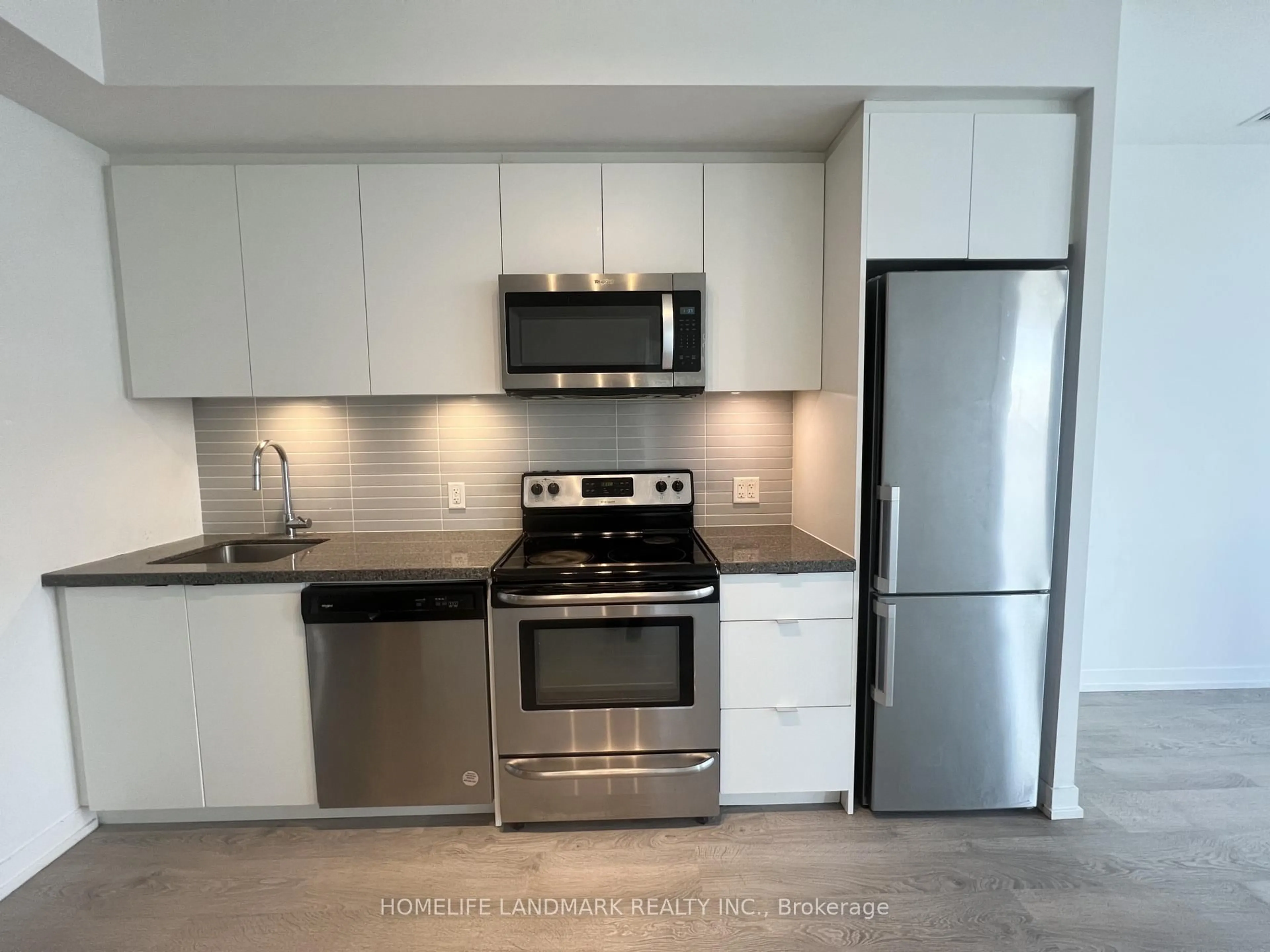 Standard kitchen, ceramic/tile floor for 8868 Yonge St #808E, Richmond Hill Ontario L4C 1Z8