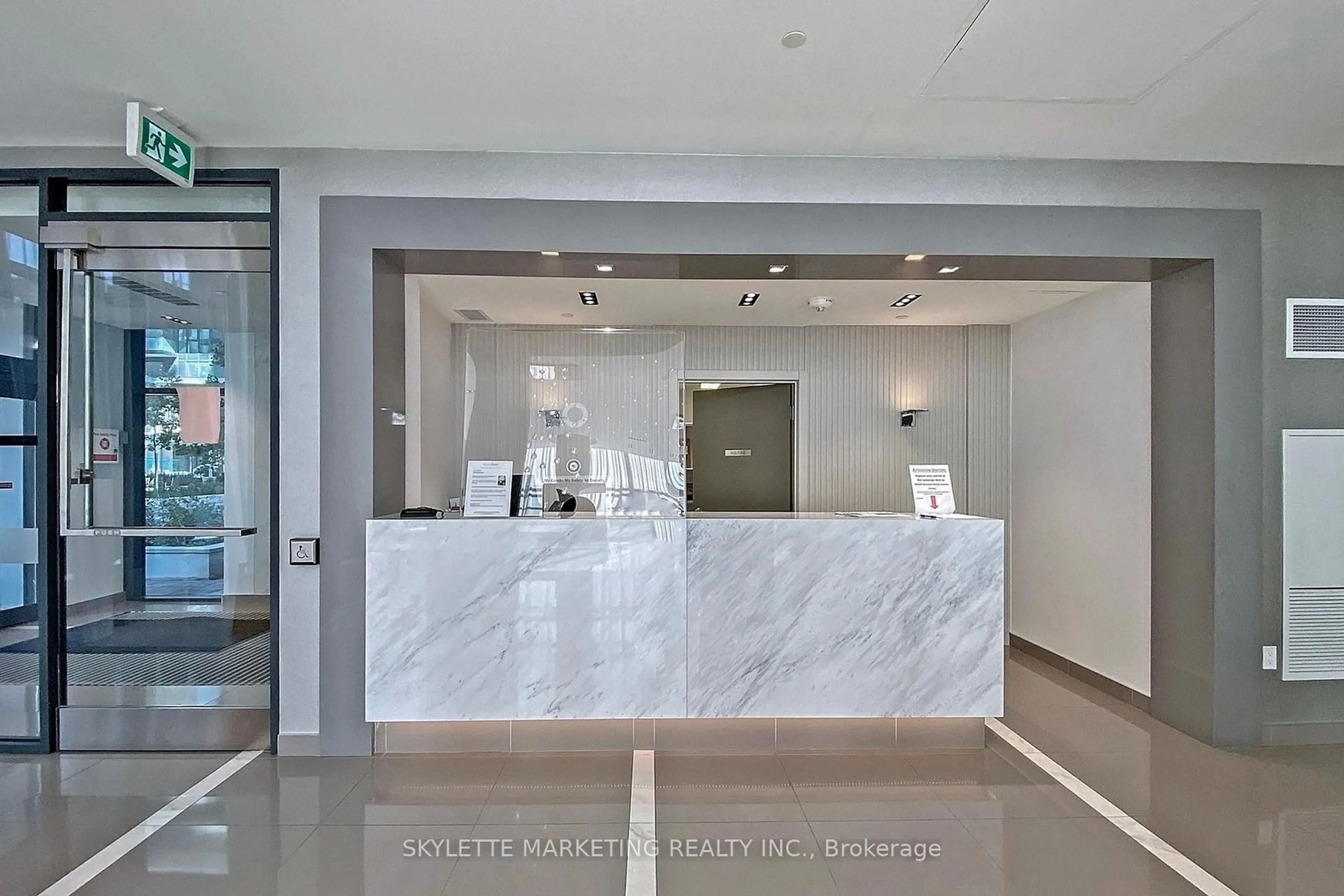 Unknown for 75 Oneida Cres #410, Richmond Hill Ontario L4B 0H3