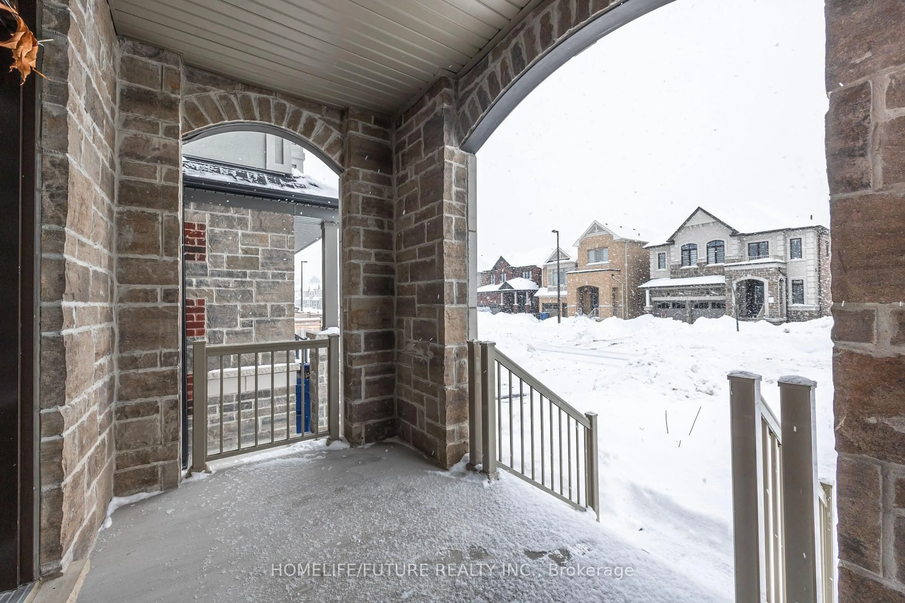 Unknown for 357 Danny Wheeler Blvd, Georgina Ontario L4P 0K2