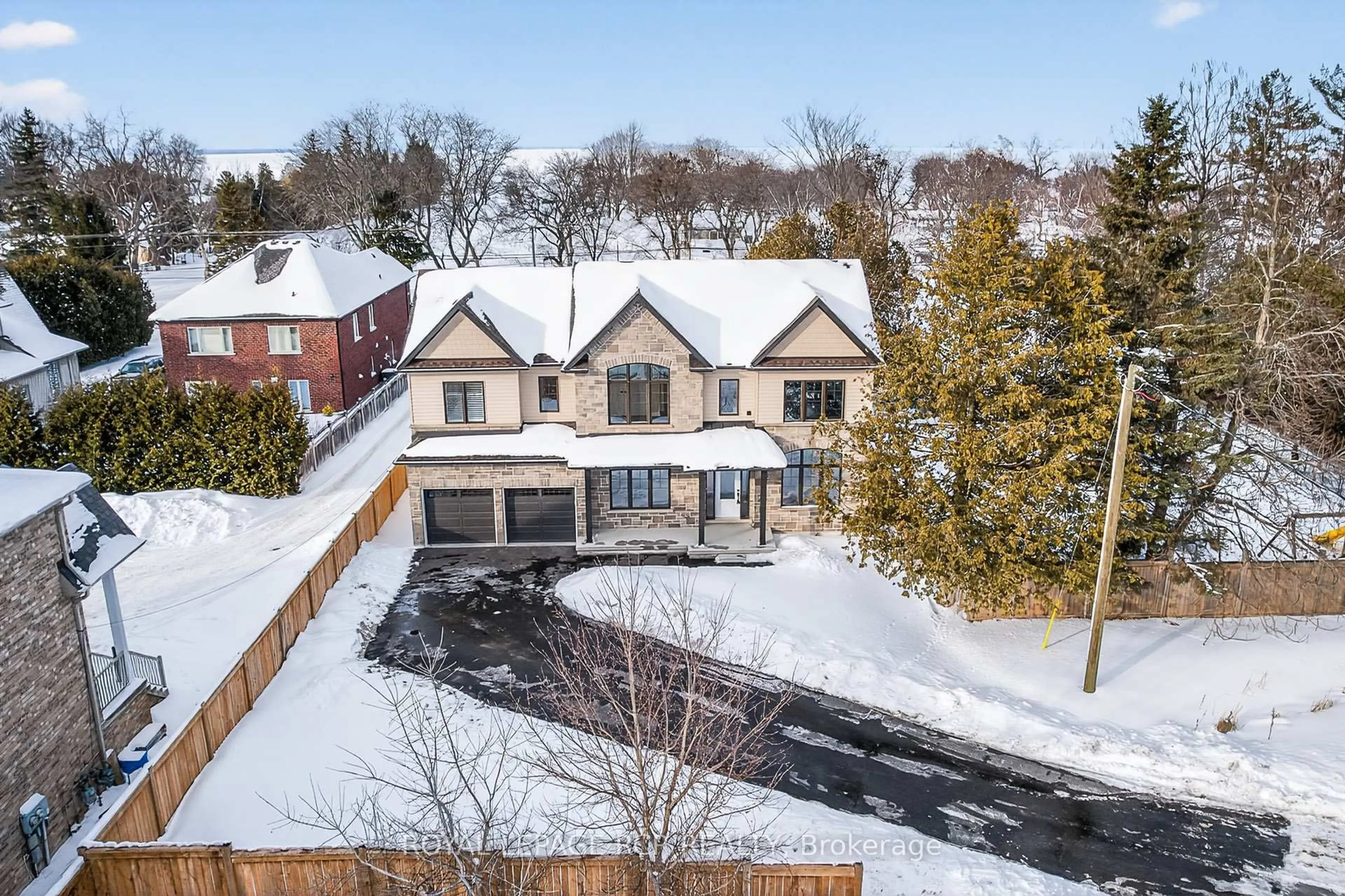 A pic from outside/outdoor area/front of a property/back of a property/a pic from drone, street for 28 St. George St, Georgina Ontario L0E 1L0