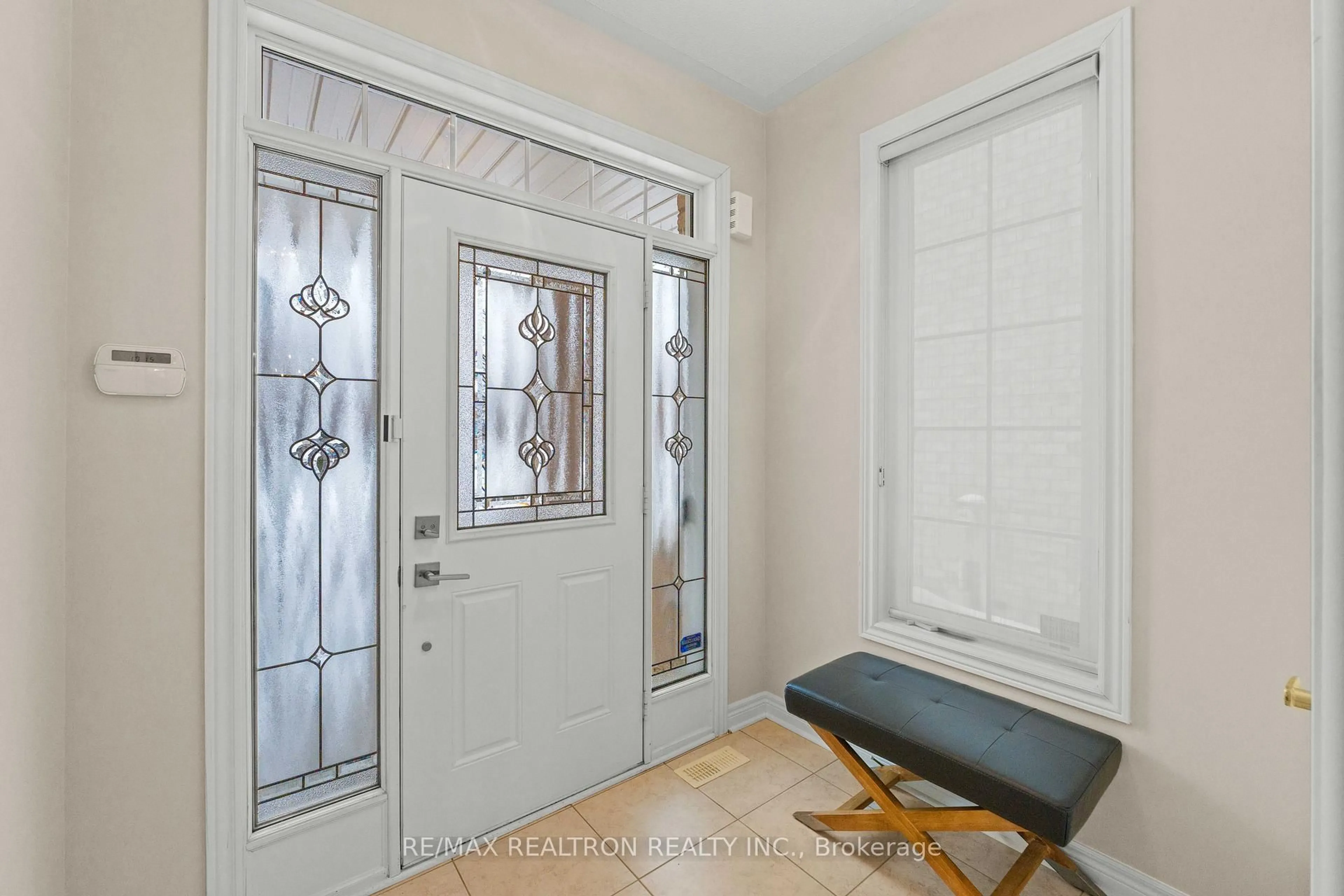 Indoor entryway for 169 Balsamwood Rd, Vaughan Ontario L4J 0G2