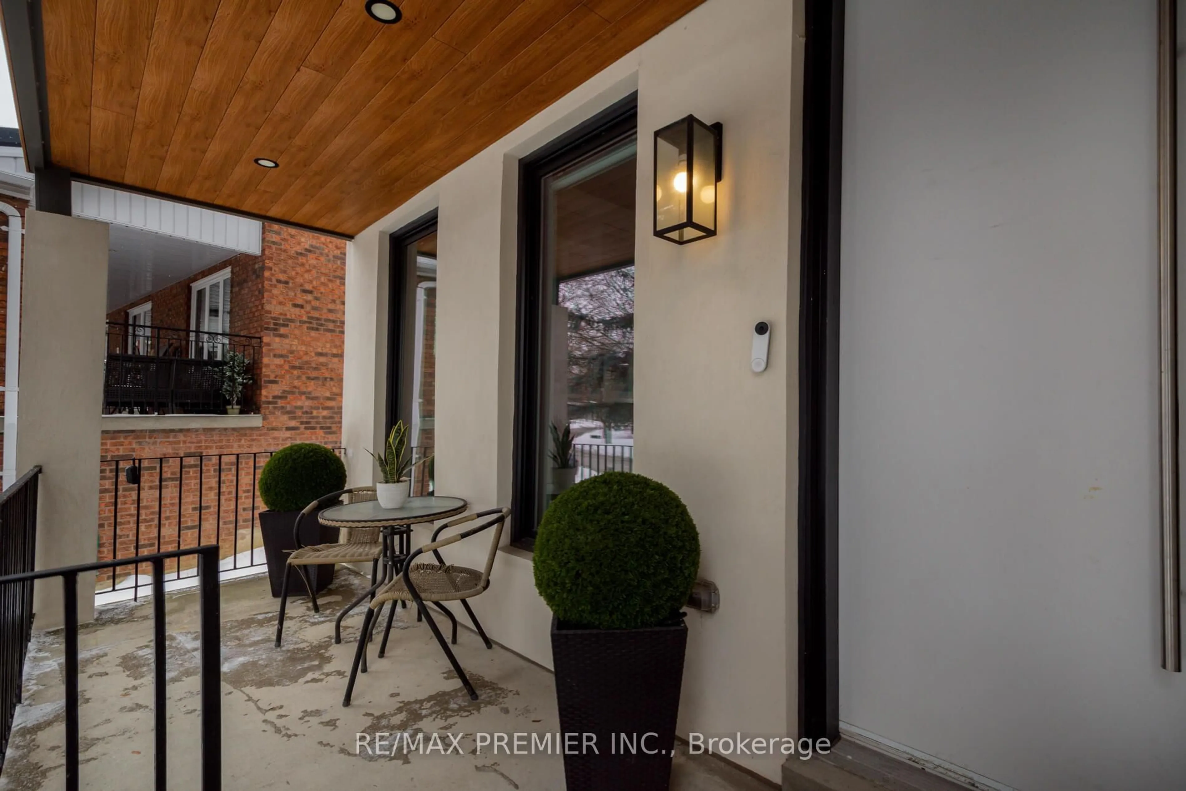 Indoor entryway for 63 Pioneer Lane, Vaughan Ontario L4L 2J2