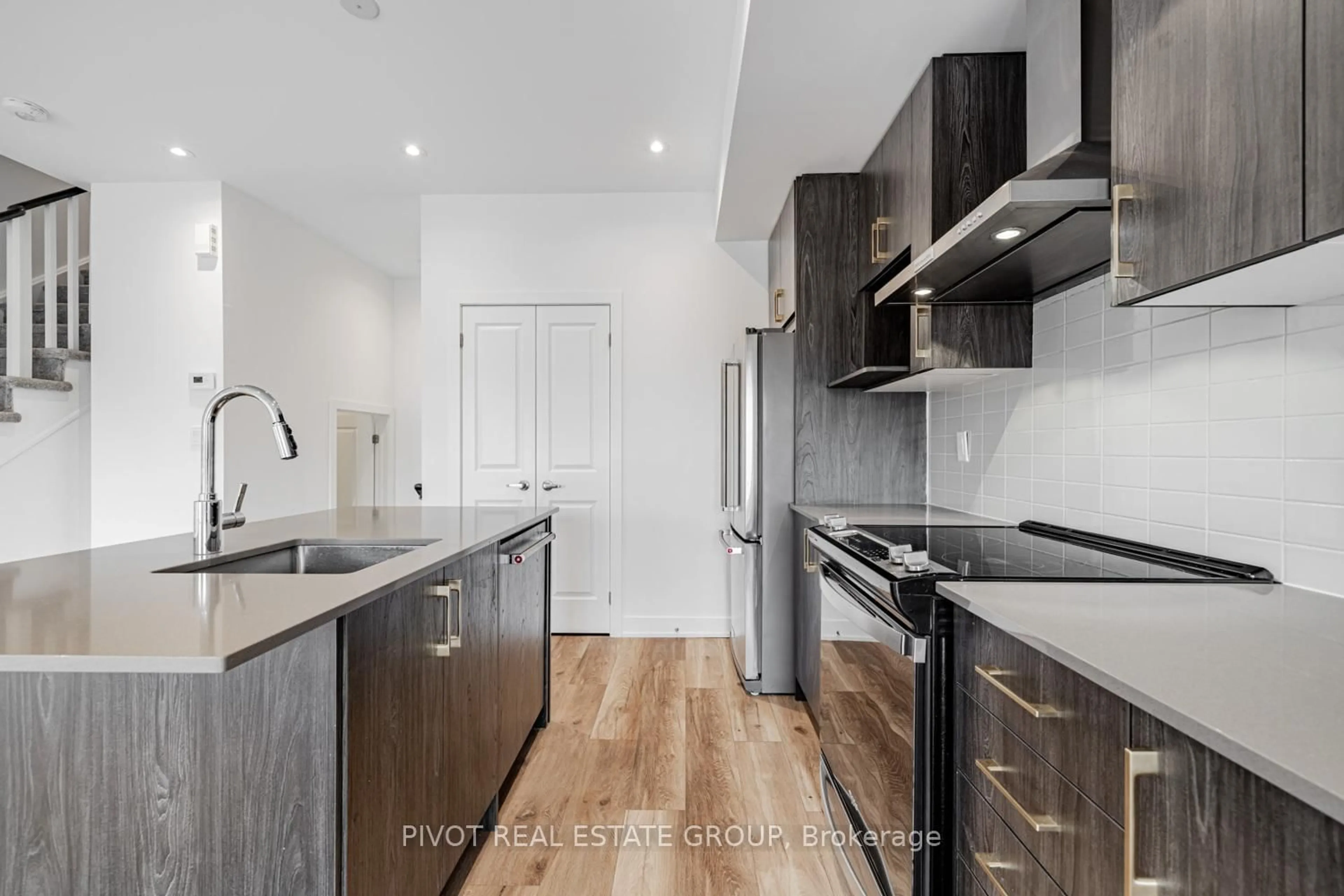 Unknown for 42 Covington Cres, Whitchurch-Stouffville Ontario L4A 4W8