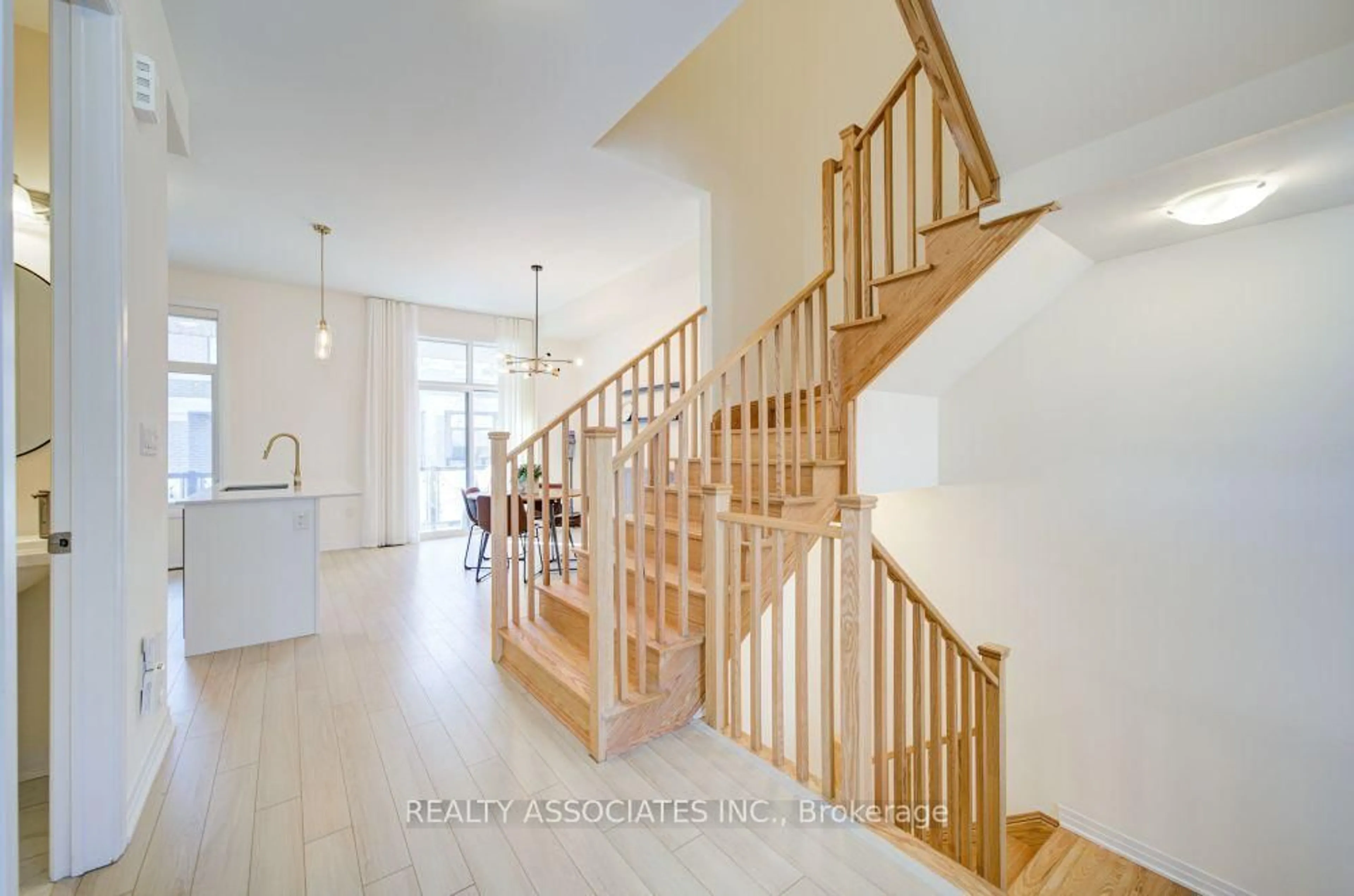 Stairs for 20 Kahshe Lane, Richmond Hill Ontario L4S 0N7