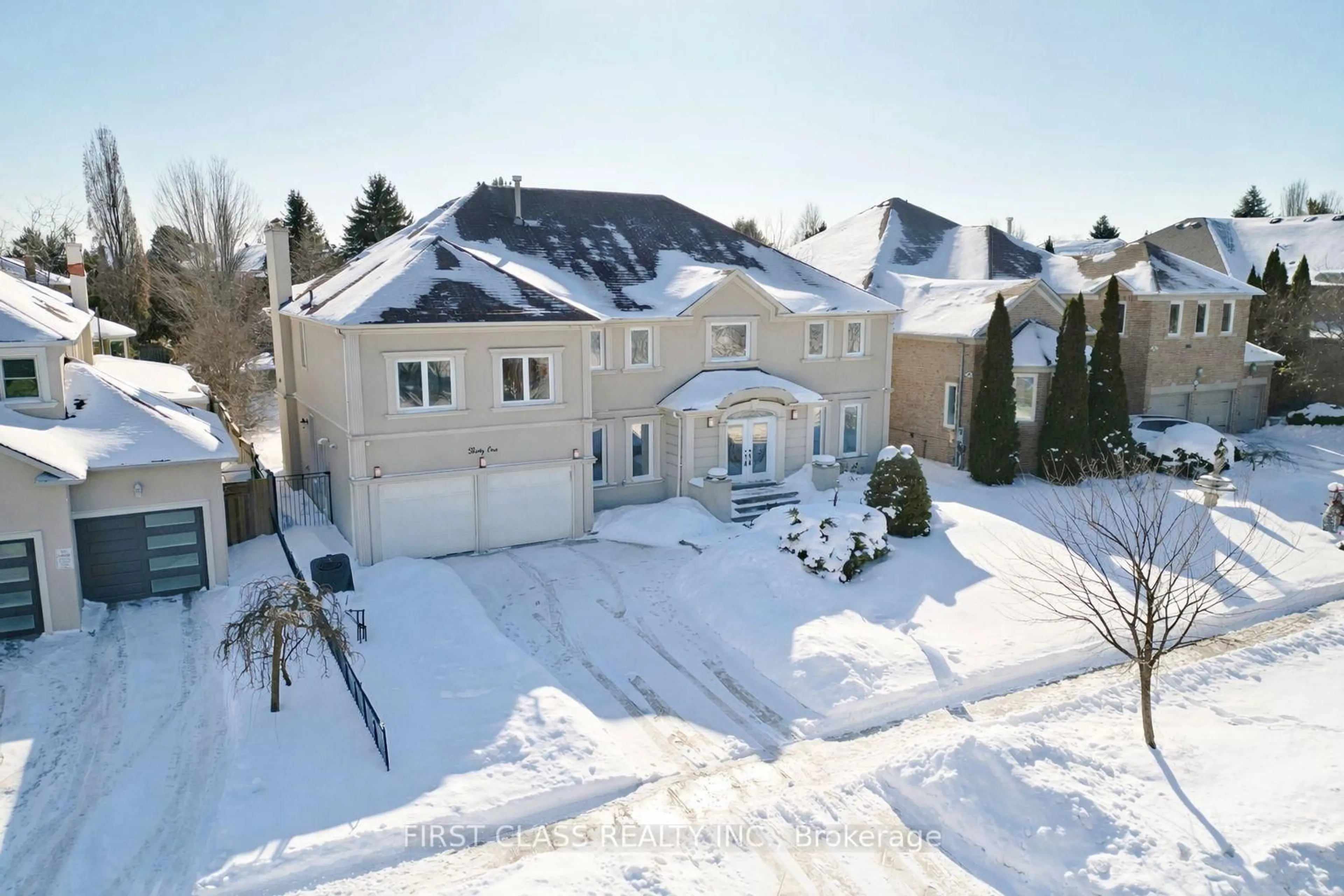 A pic from outside/outdoor area/front of a property/back of a property/a pic from drone, street for 31 Boake Tr, Richmond Hill Ontario L4B 2H3