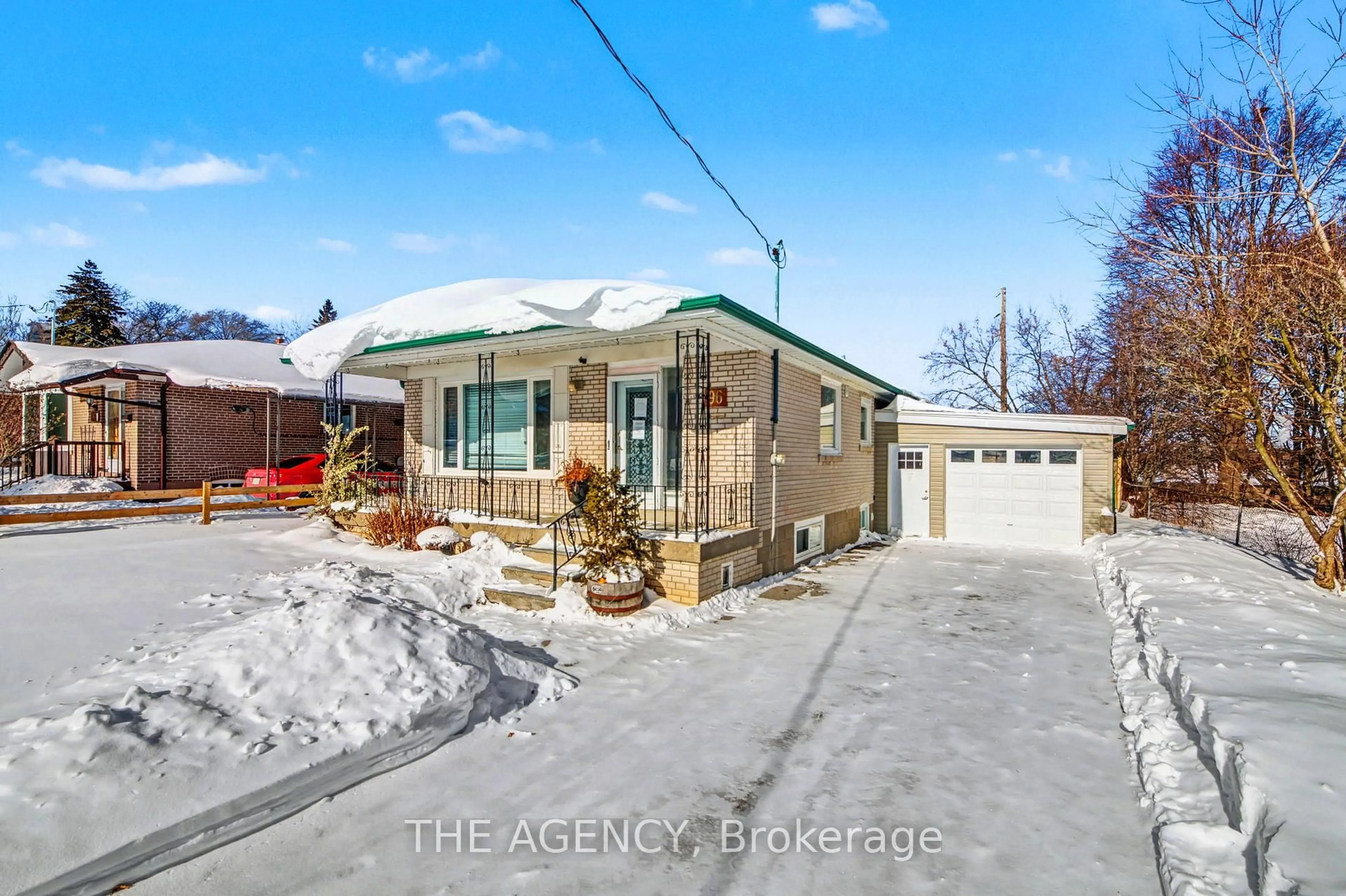 A pic from outside/outdoor area/front of a property/back of a property/a pic from drone, street for 96 Meadowview Ave, Markham Ontario L3T 1K7