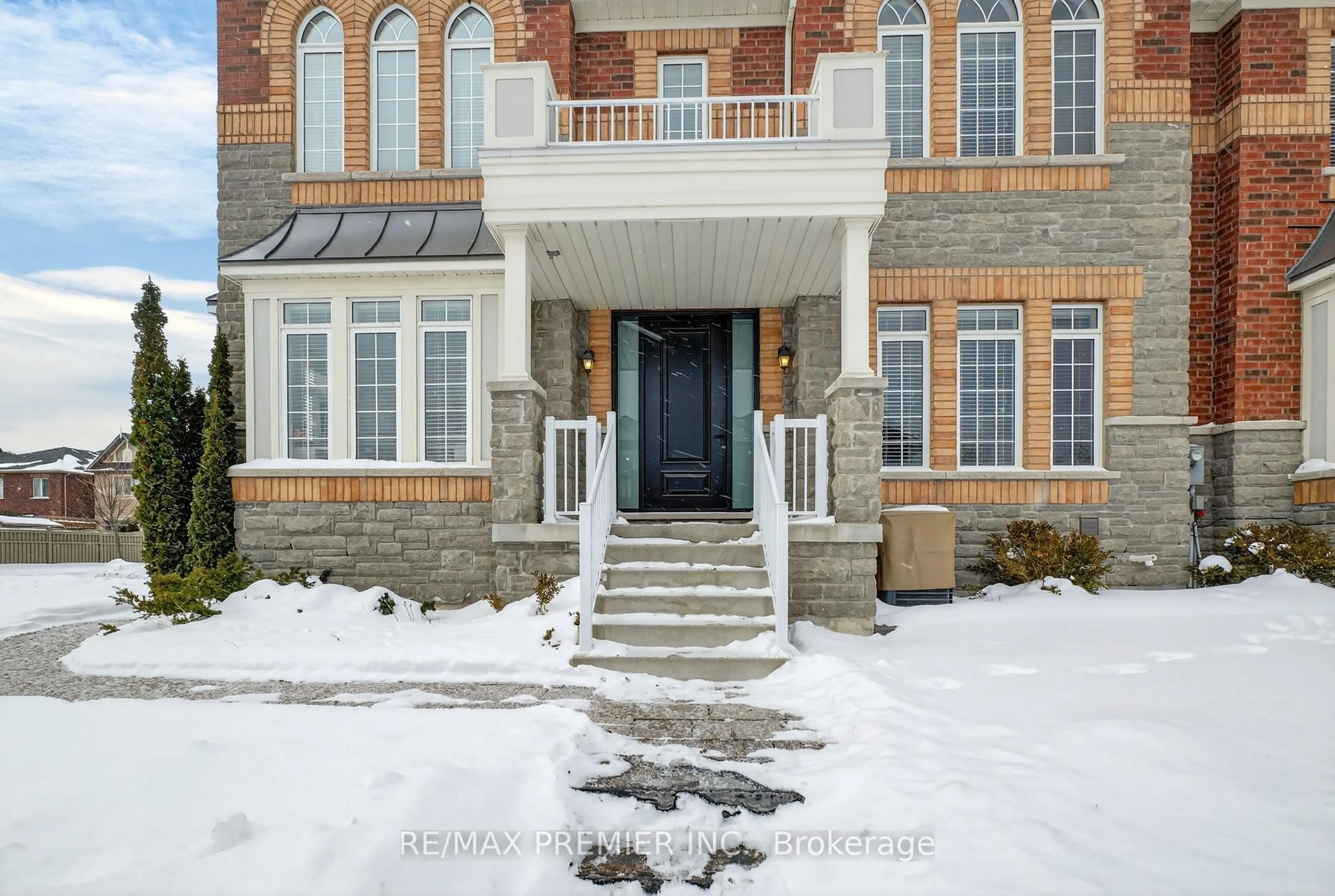 Indoor entryway for 66 Red Tree Dr, Vaughan Ontario L4H 4H7