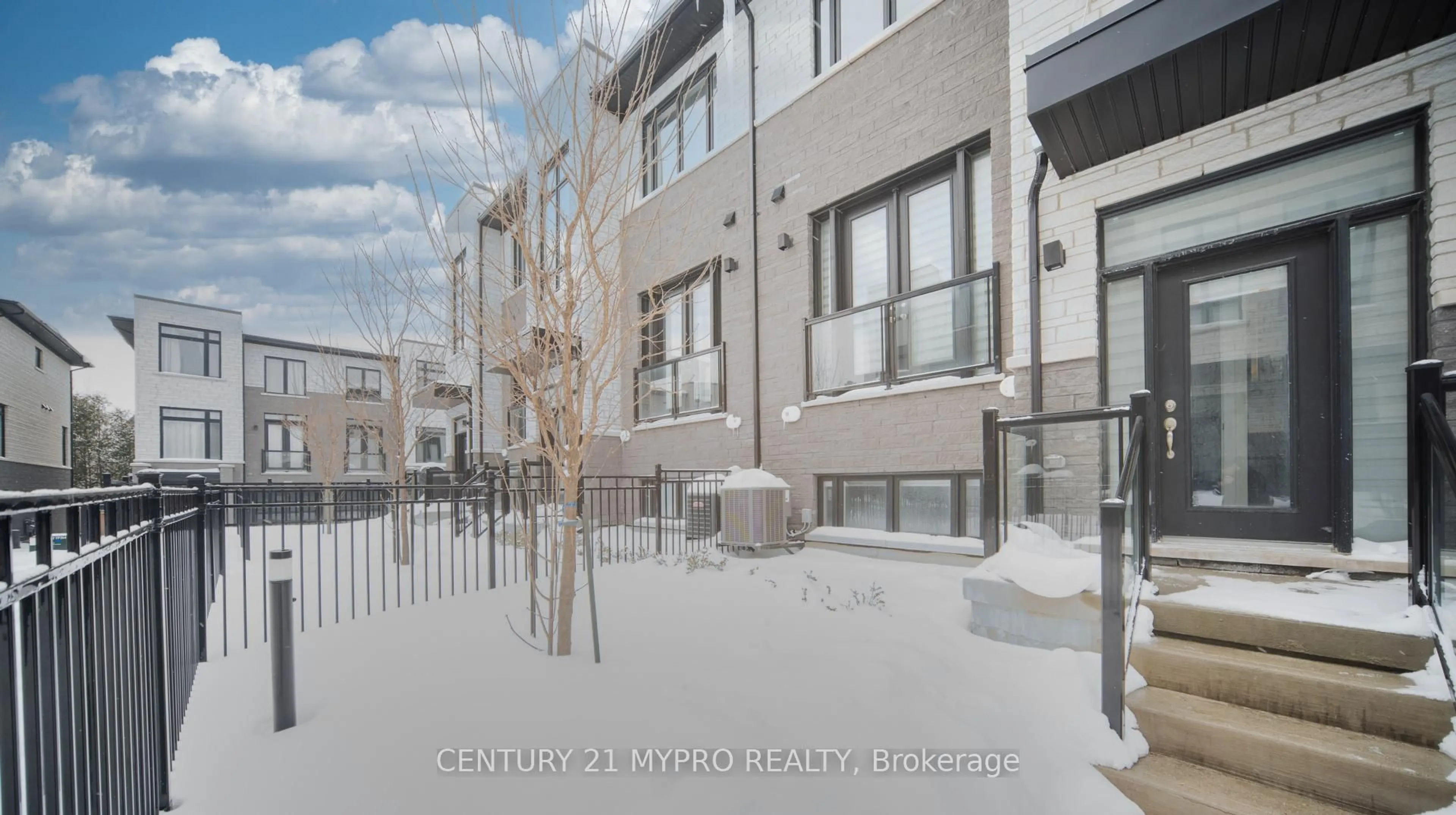 Patio, street for 15 Howick Lane, Richmond Hill Ontario L4C 5T1