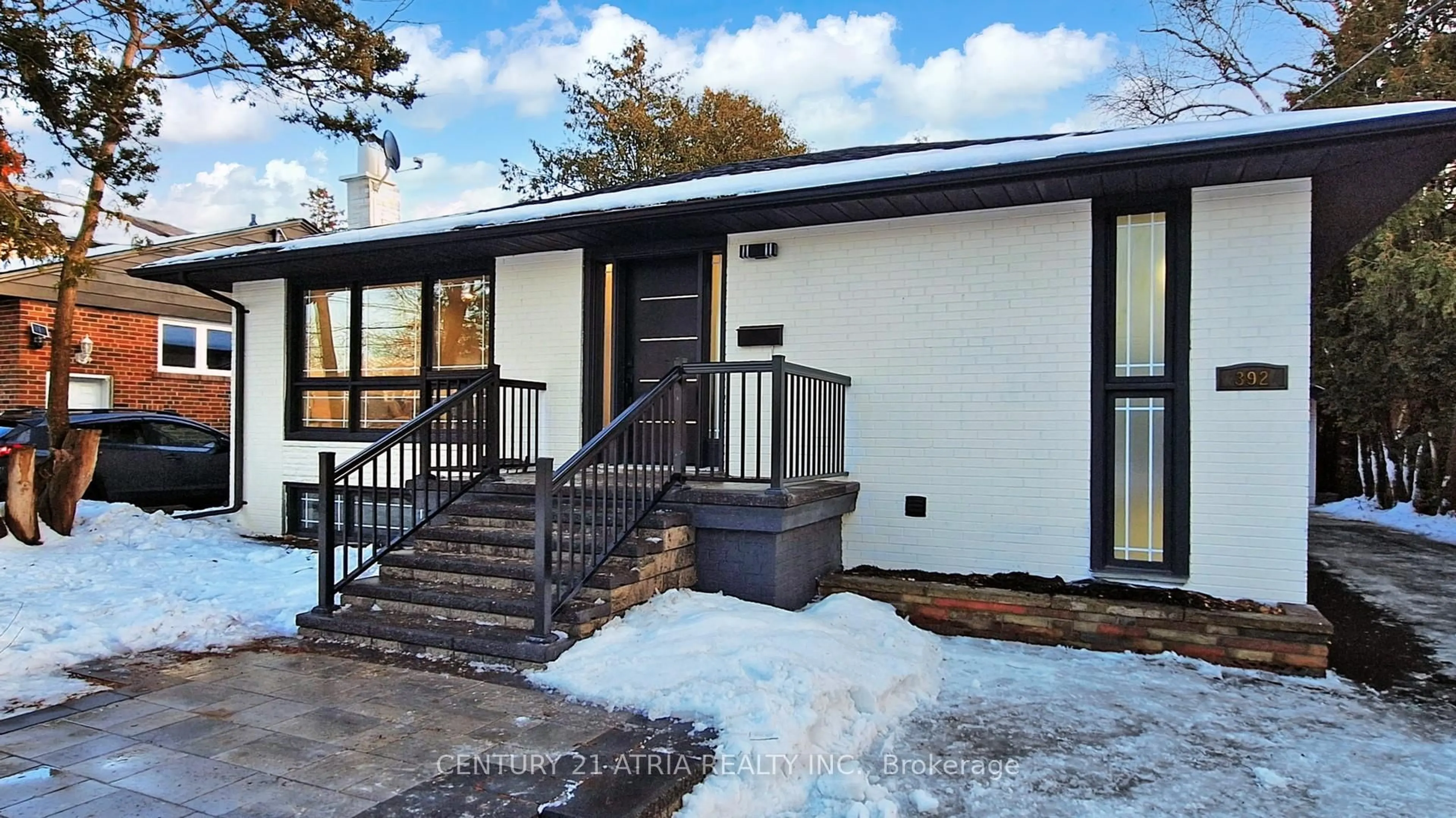 Home with vinyl exterior material, street for 392 Bent Cres, Richmond Hill Ontario L4C 1C3