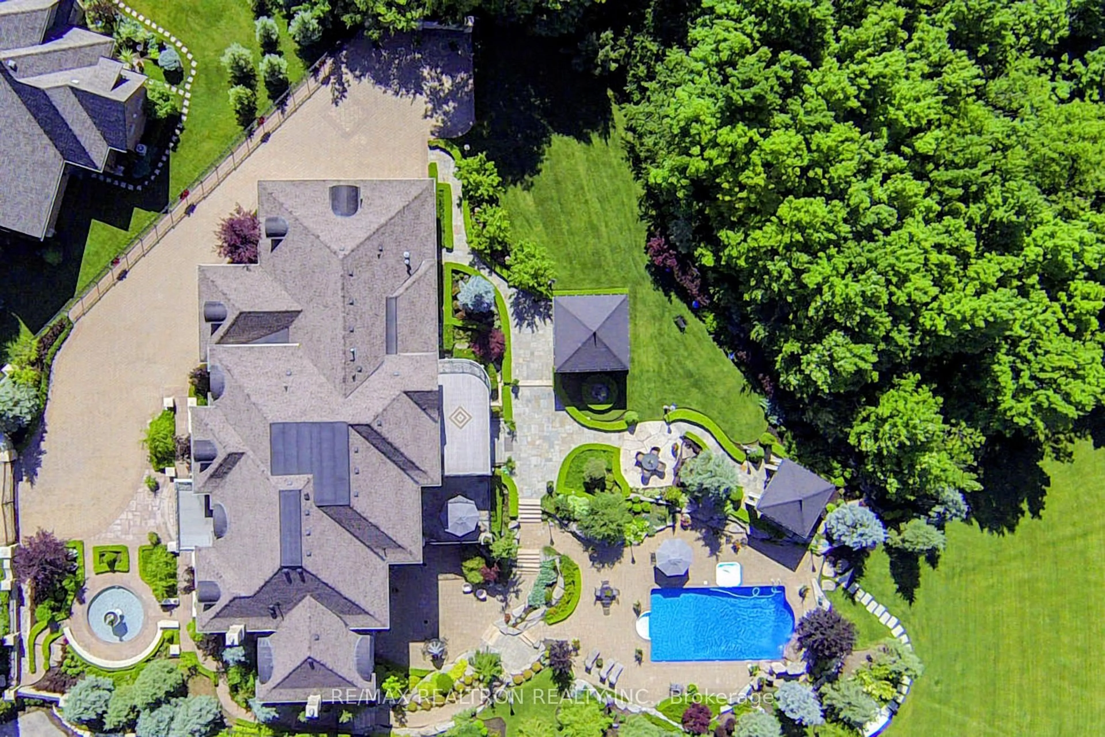 A pic from outside/outdoor area/front of a property/back of a property/a pic from drone, unknown for 30 Nightfall Crt, Vaughan Ontario L0J 1C0