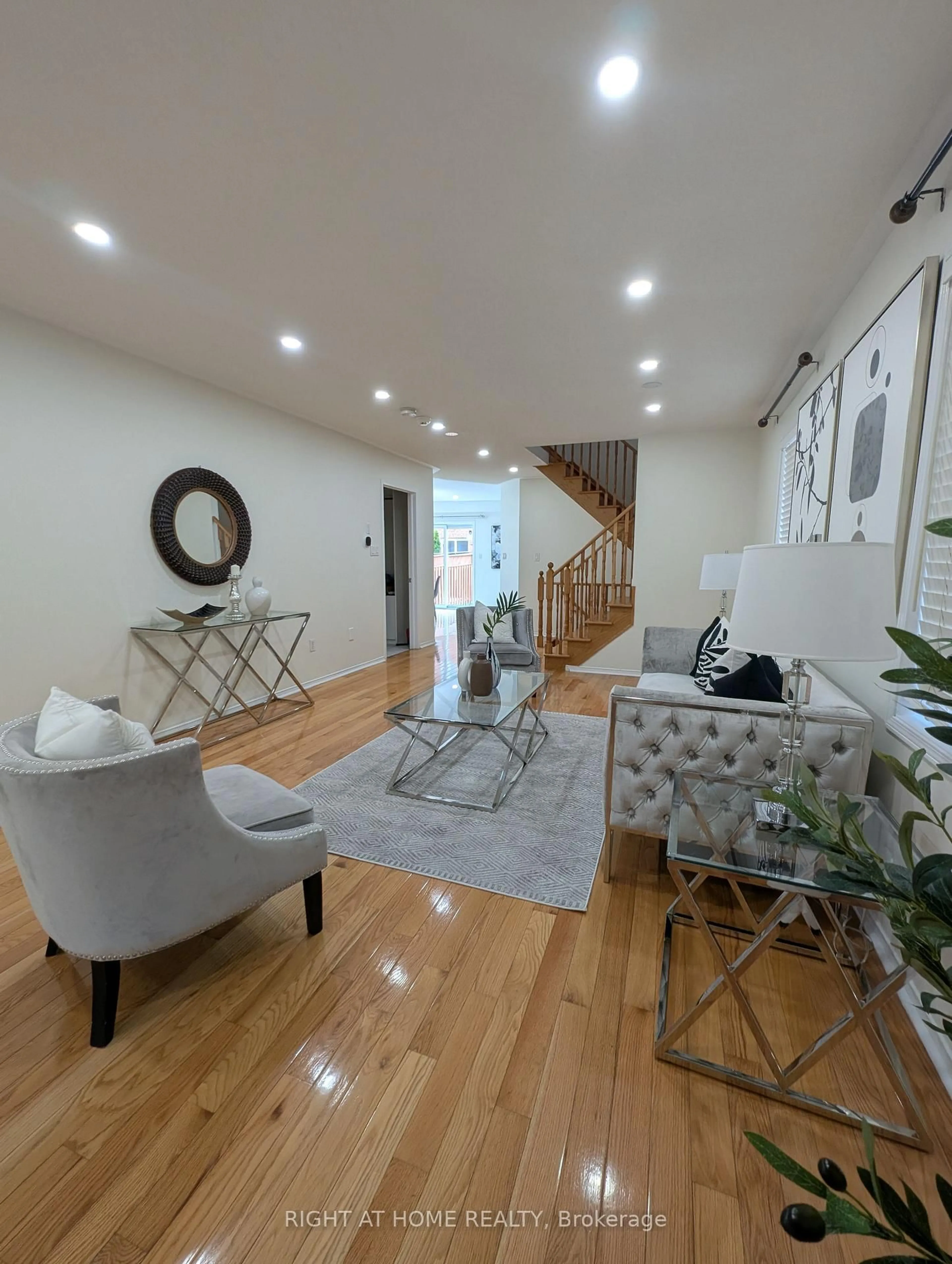 Unknown for 158 Hollywood hill Circ, Vaughan Ontario L4H 2P2