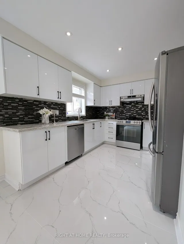 158 Hollywood hill Circ, Vaughan 5