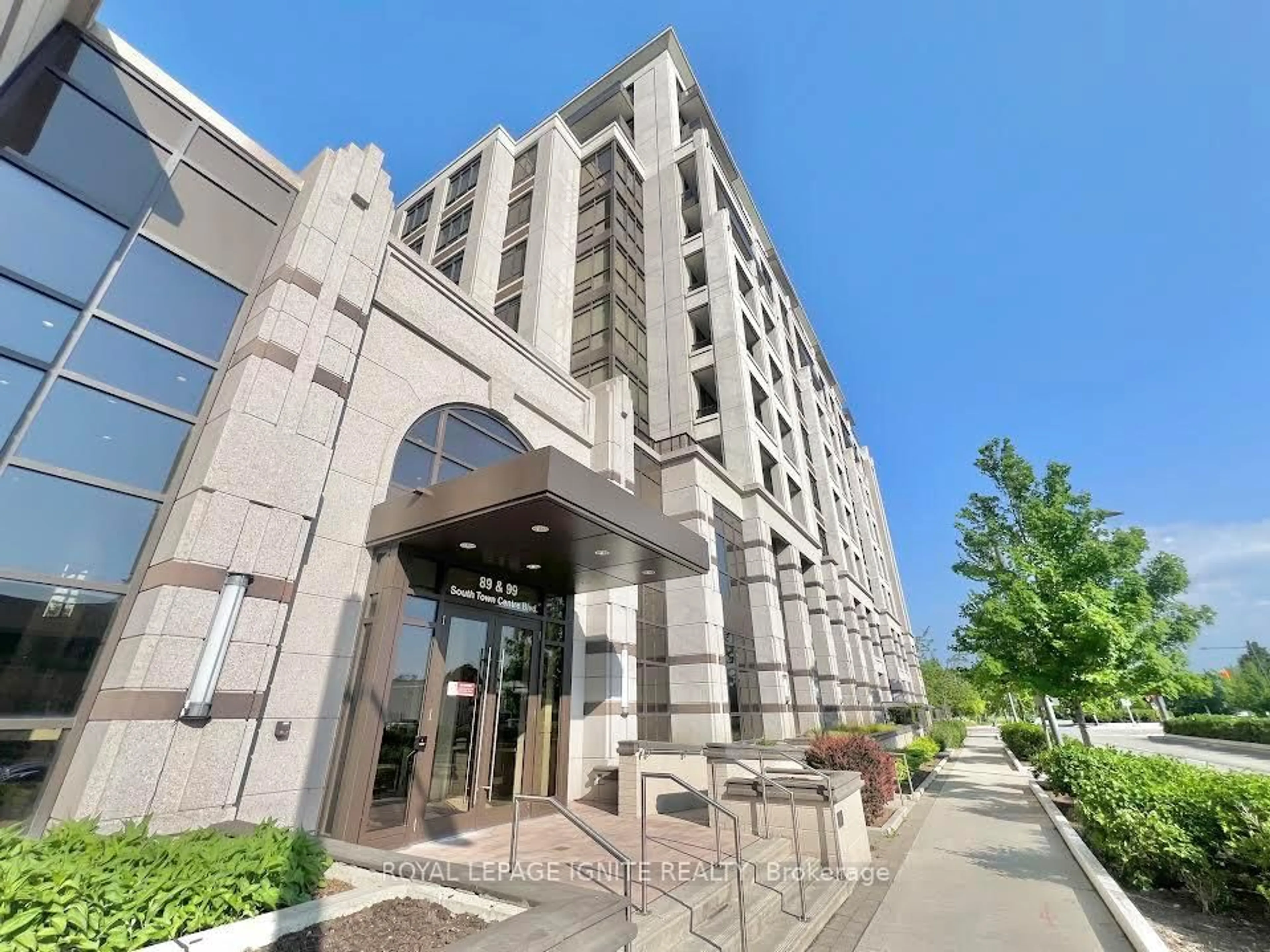 Indoor foyer for 99 South Town Centre Blvd #B701, Markham Ontario L6G 0E9