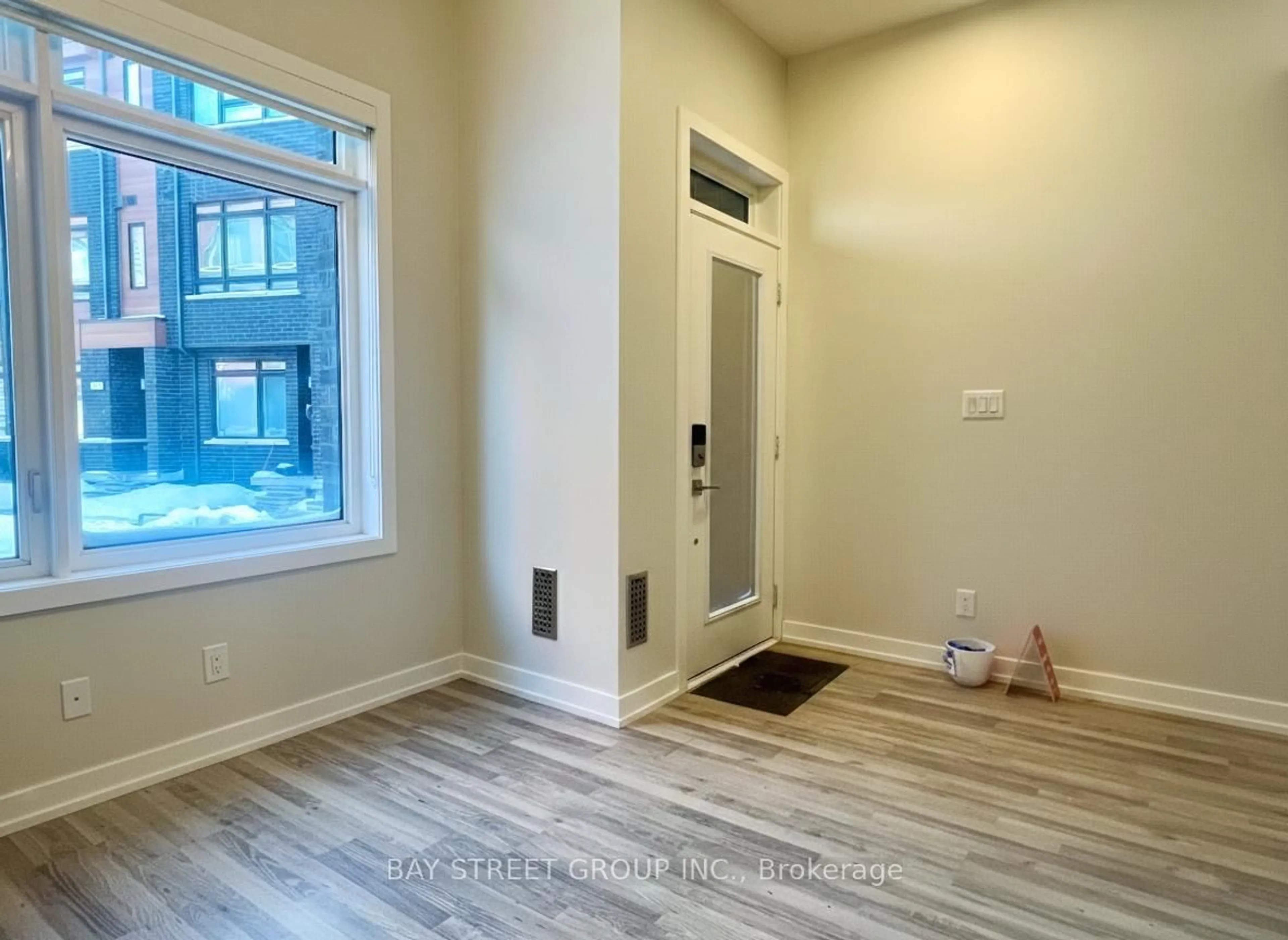 Indoor entryway for 370 Red Maple Rd #13, Richmond Hill Ontario L4C 5T4