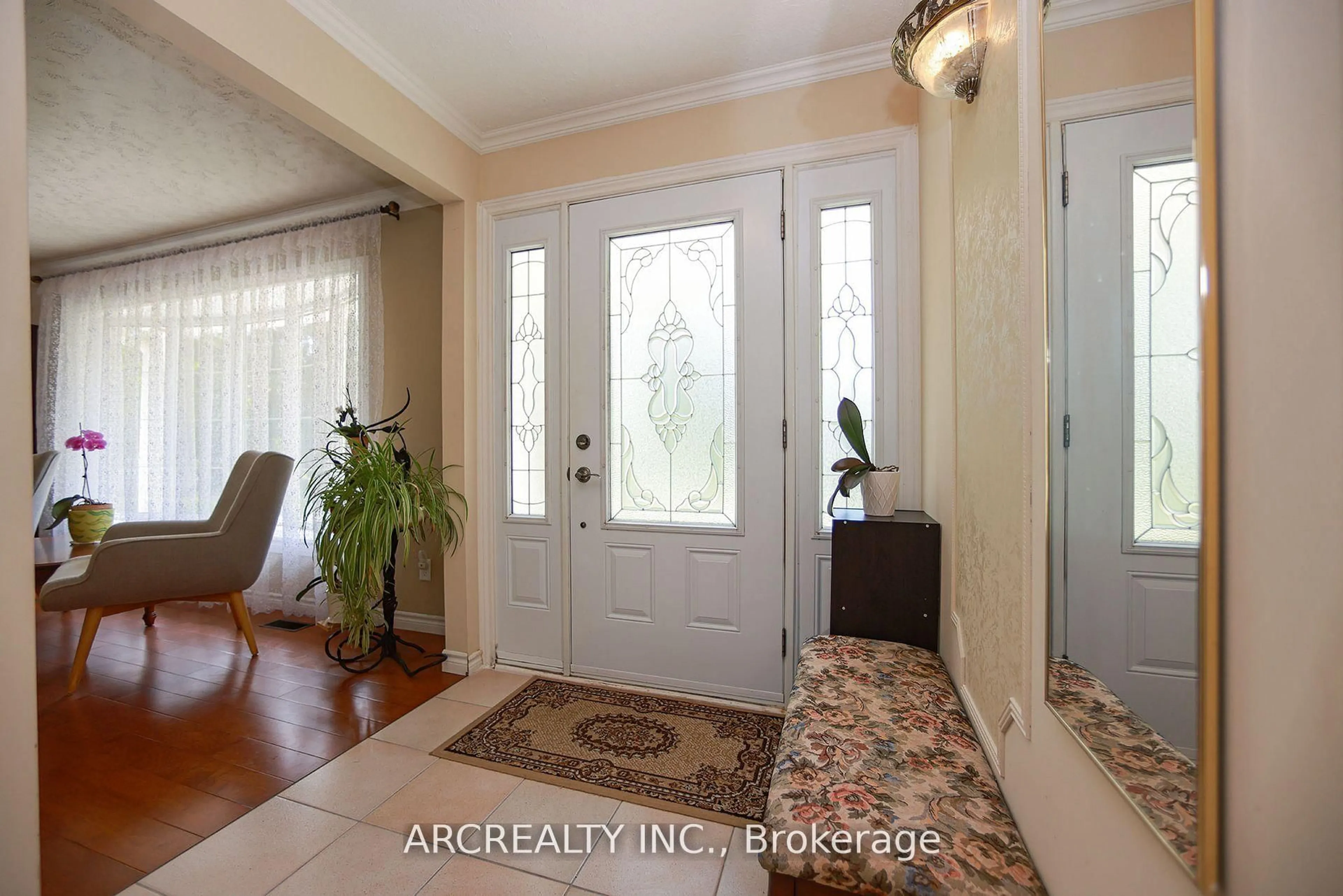 Indoor entryway for 4400 Lloydtown Aurora Rd, King Ontario L7B 0E6