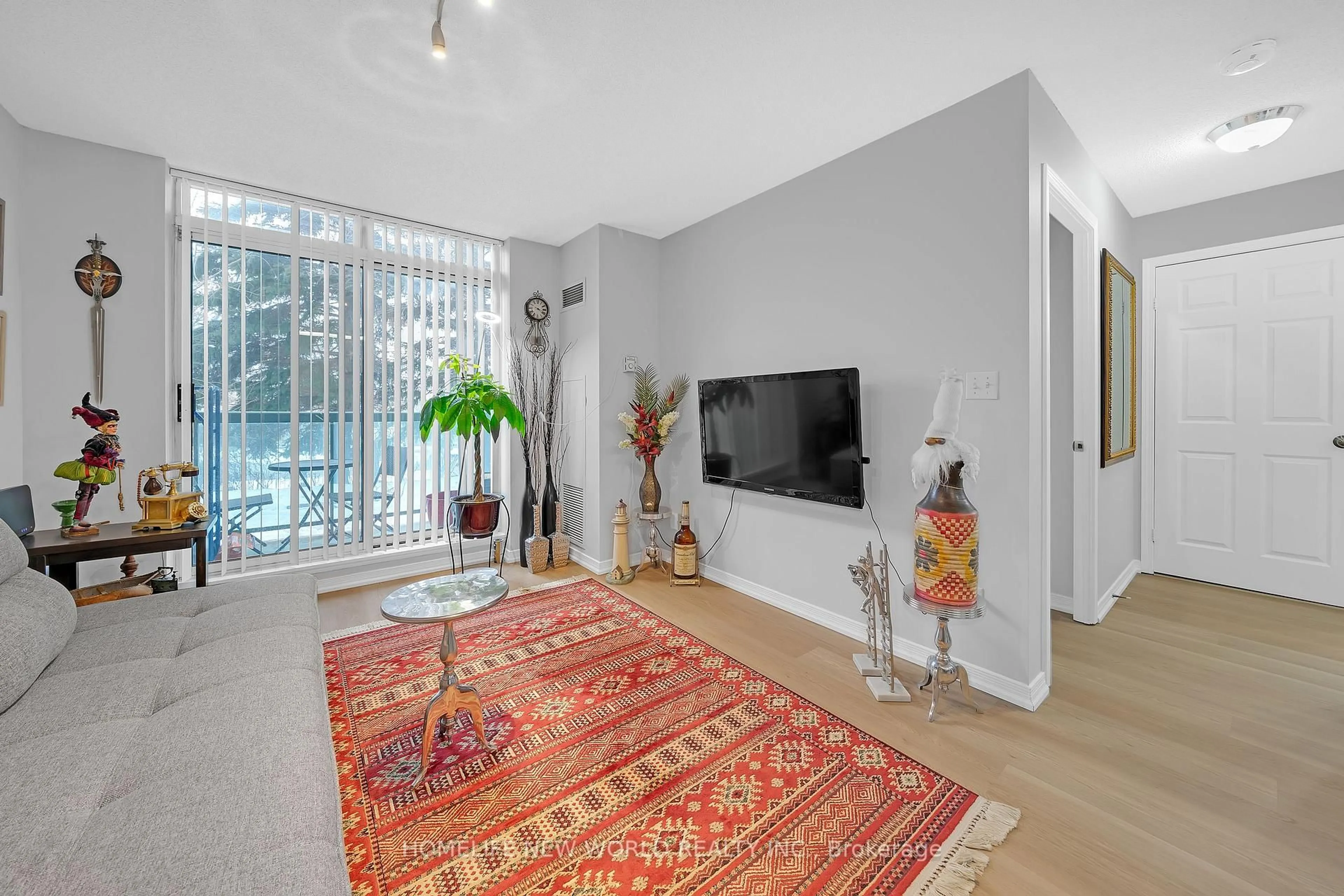 Unknown for 3 Ellesmere St #105, Richmond Hill Ontario L4B 4N2