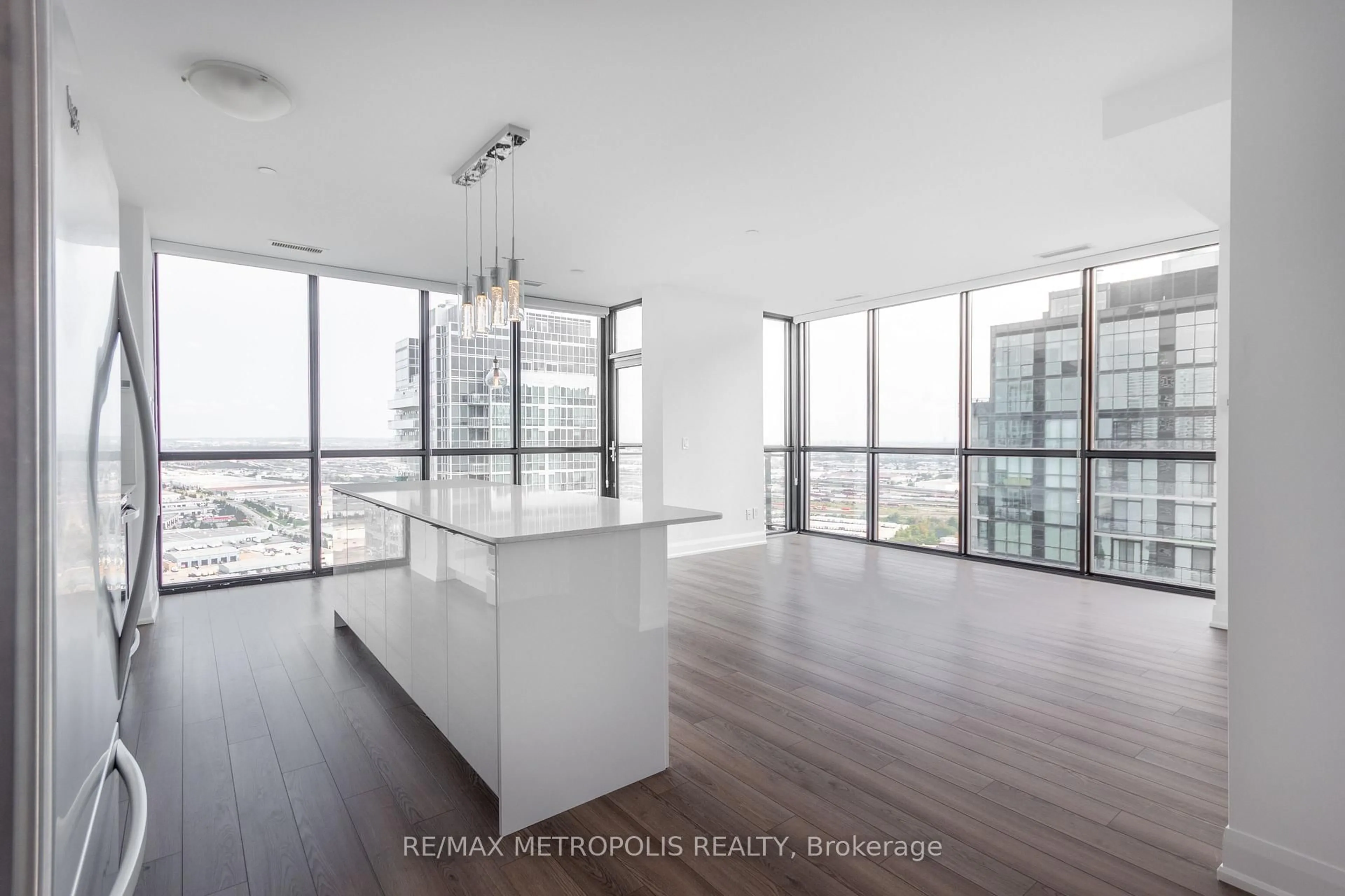 Open concept kitchen, unknown for 2910 7 Highway #3507, Vaughan Ontario L4K 0H8