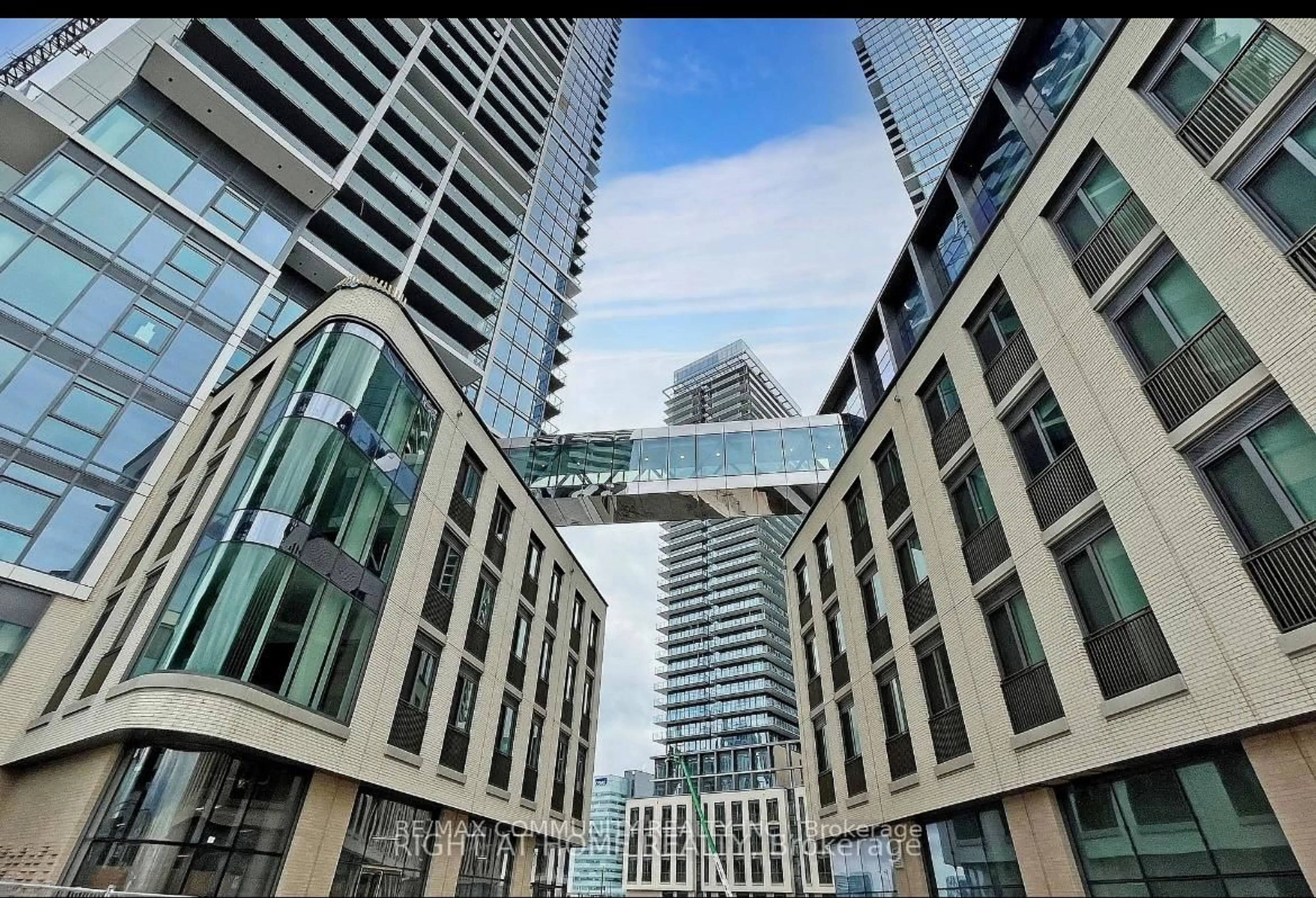 Indoor foyer for 7890 Jane St #5111, Vaughan Ontario L4K 0K9