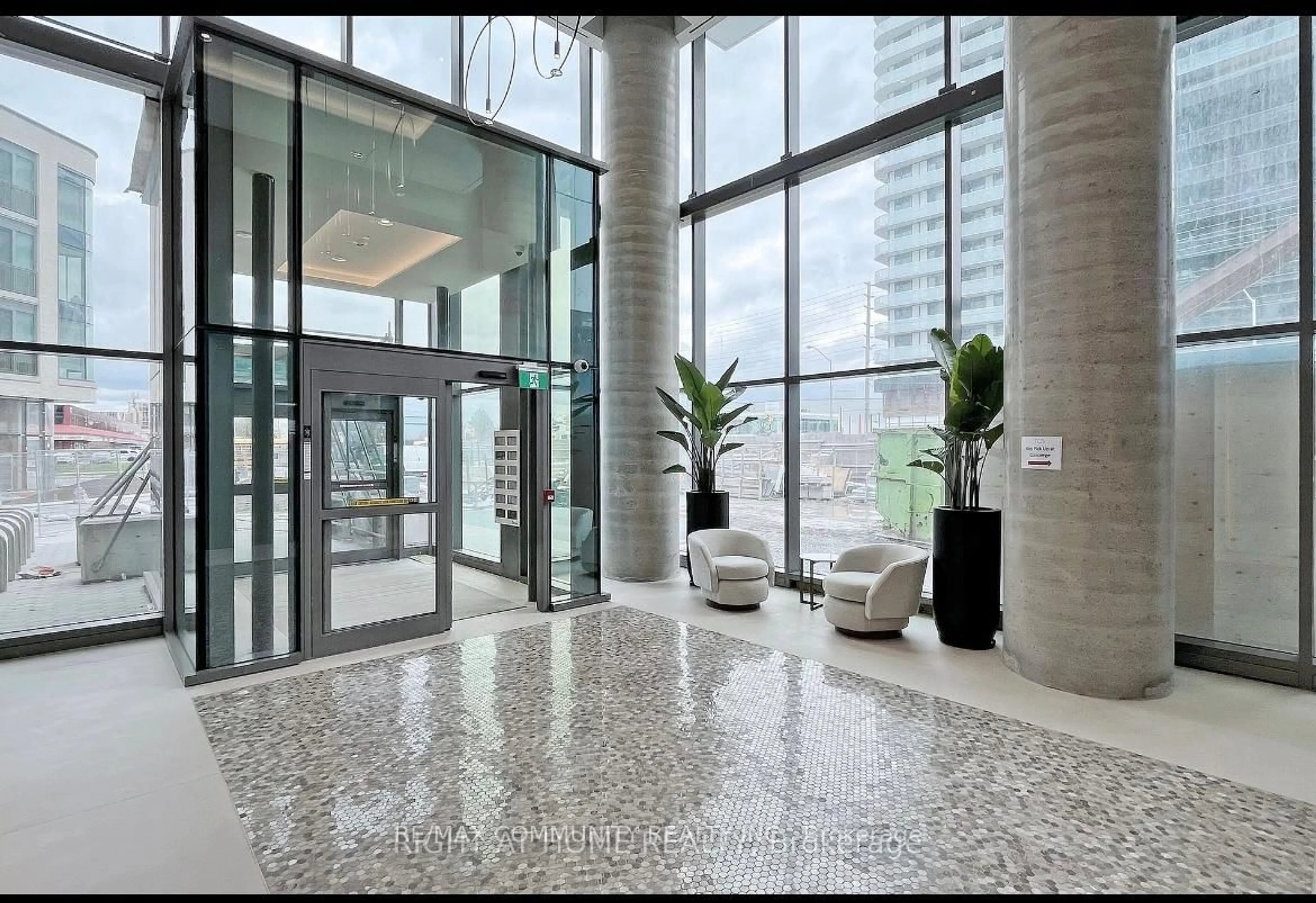 Indoor foyer for 7890 Jane St #5111, Vaughan Ontario L4K 0K9