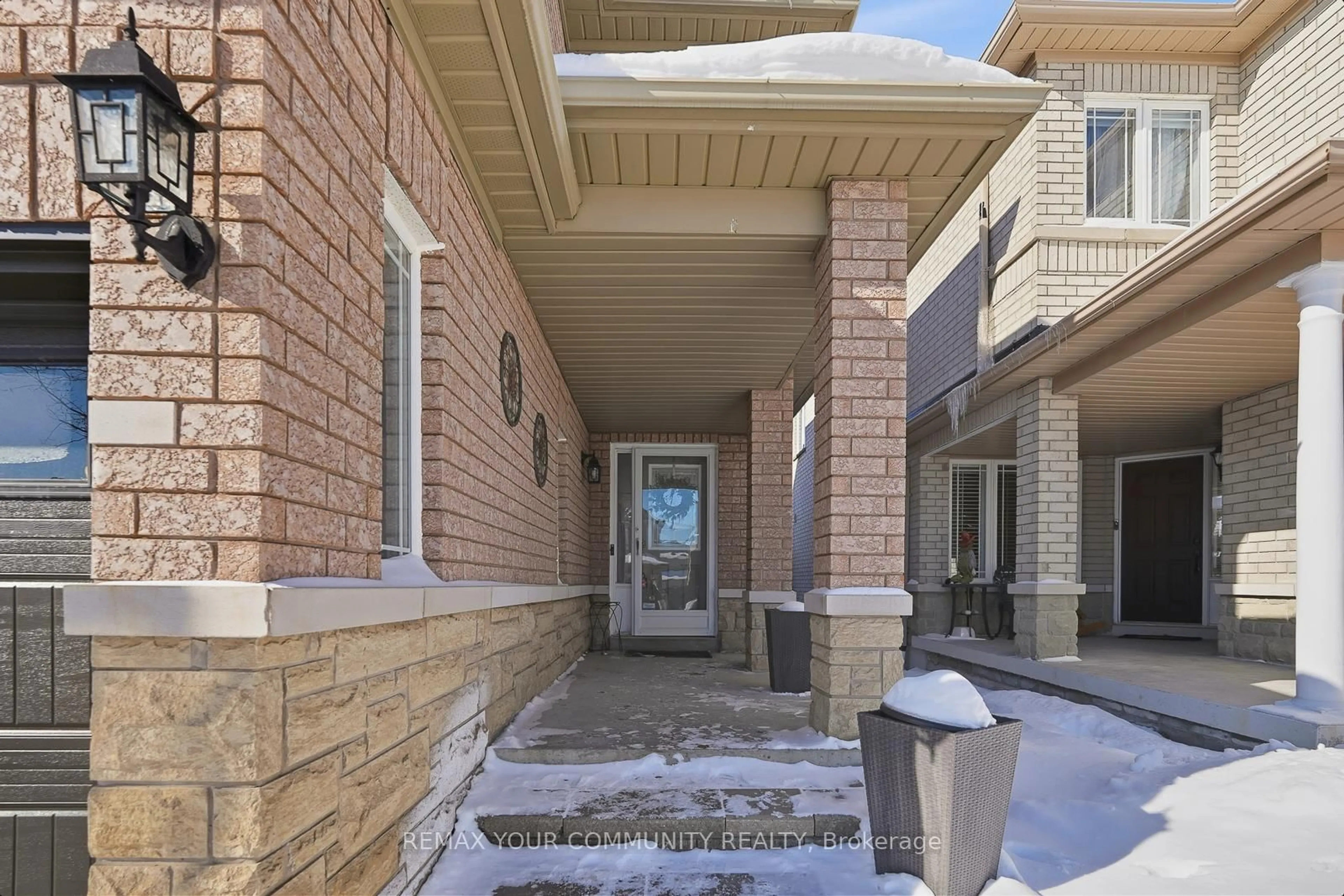 Home with brick exterior material, street for 94 Sunridge St, Richmond Hill Ontario L4E 3Z4