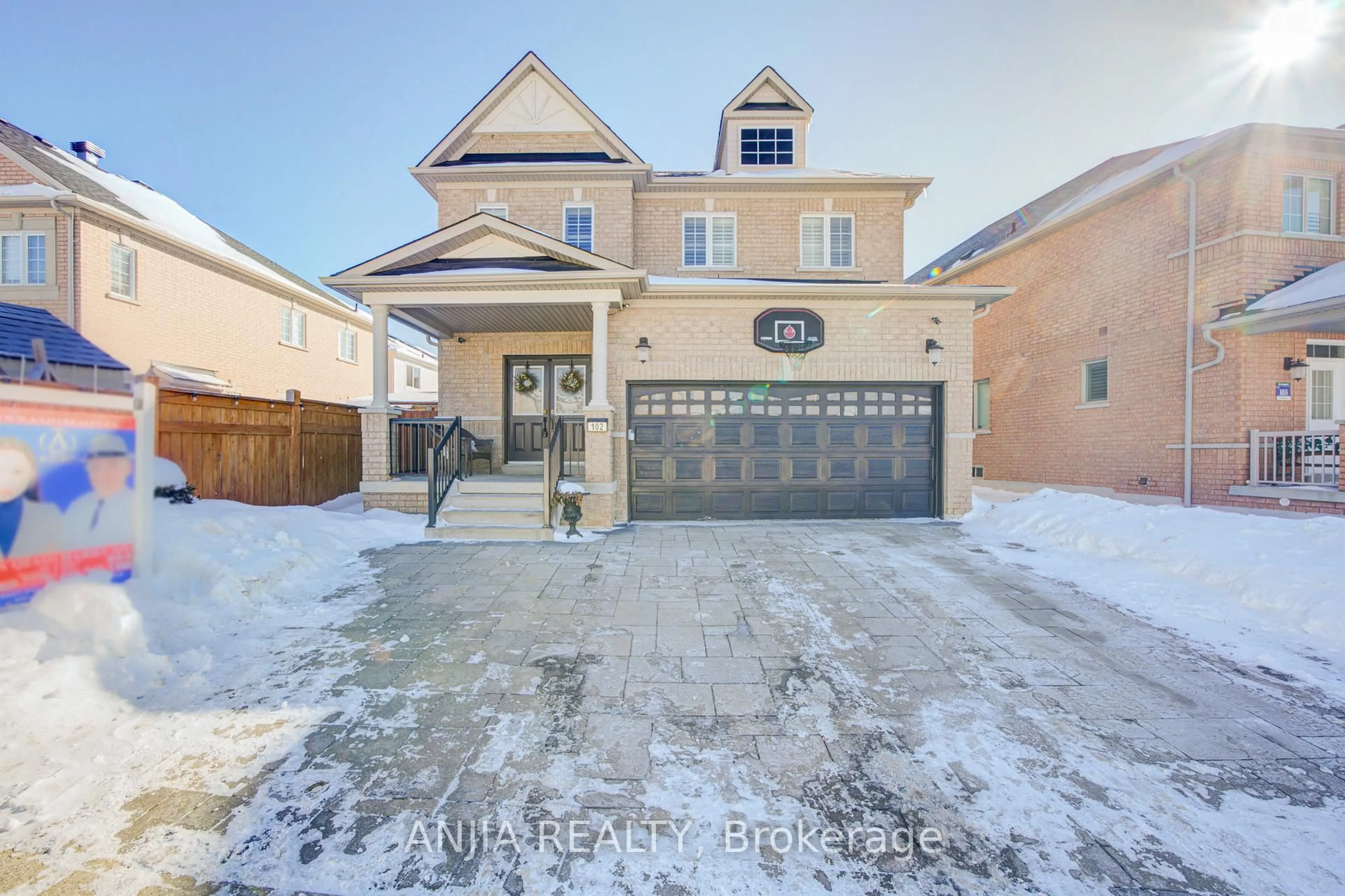 Unknown for 102 Wilf Morden Rd, Whitchurch-Stouffville Ontario L4A 0K1