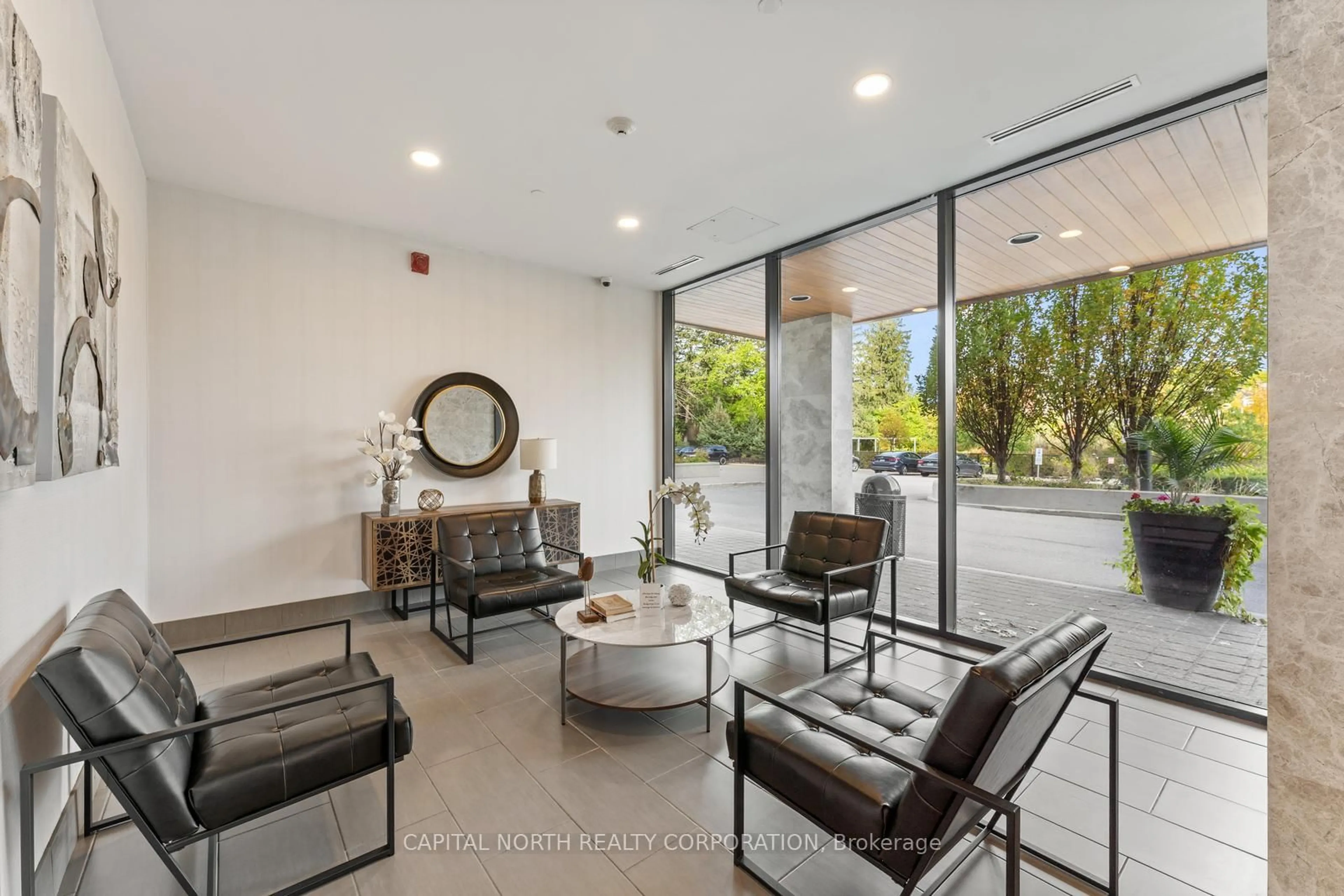 Indoor foyer for 4700 Highway 7 #606, Vaughan Ontario L4L 0B4