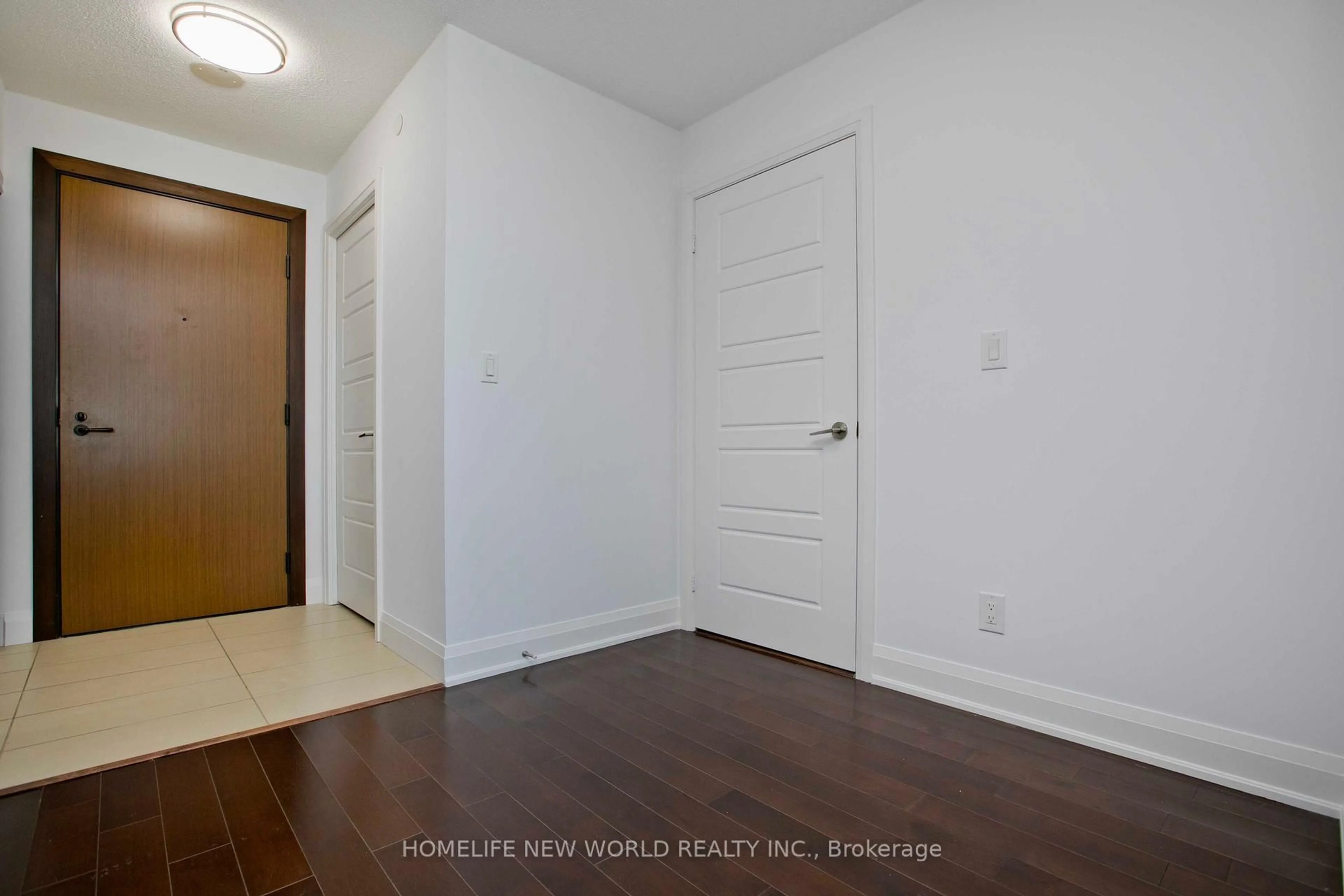 Indoor entryway for 8200 Birchmount Rd #905, Markham Ontario L3R 9W1