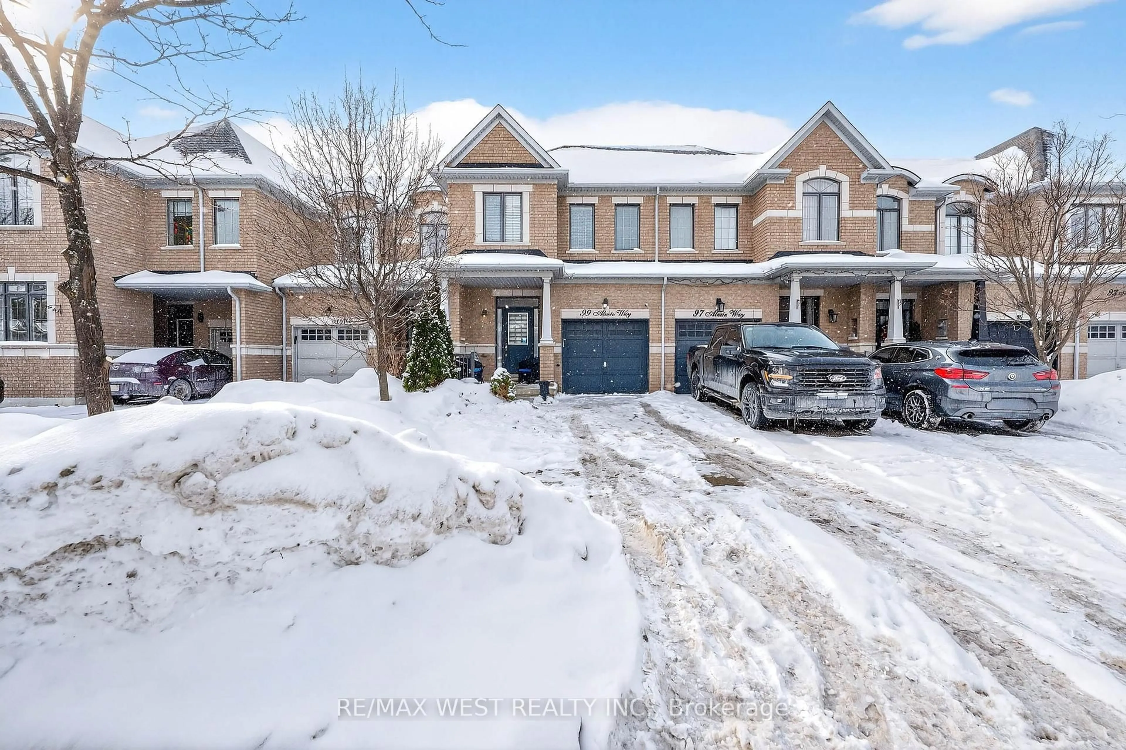 A pic from outside/outdoor area/front of a property/back of a property/a pic from drone, street for 99 Alexie Way, Vaughan Ontario L4H 3V4