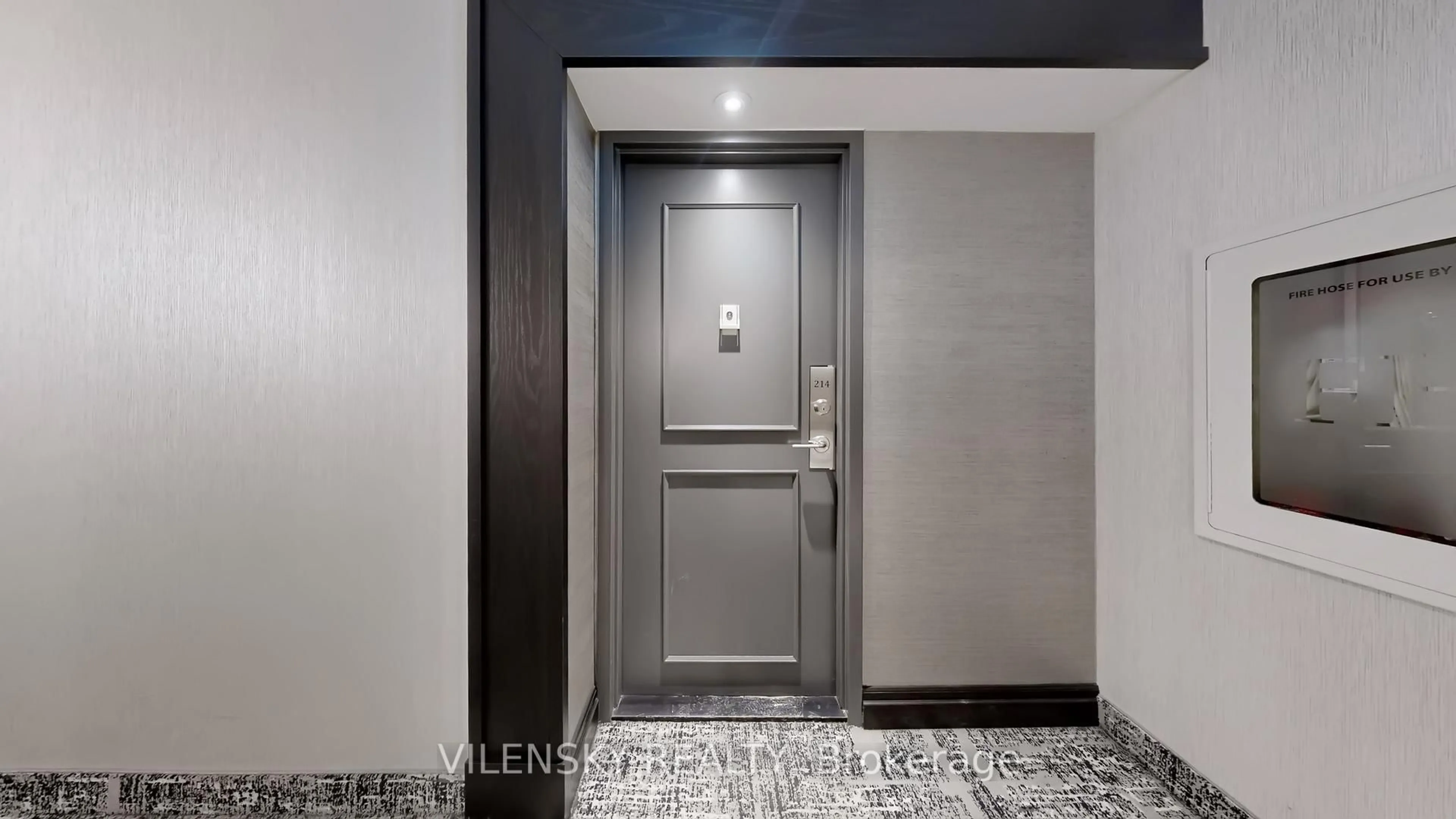 Indoor entryway for 7460 Bathurst St #214, Vaughan Ontario L4J 7K9