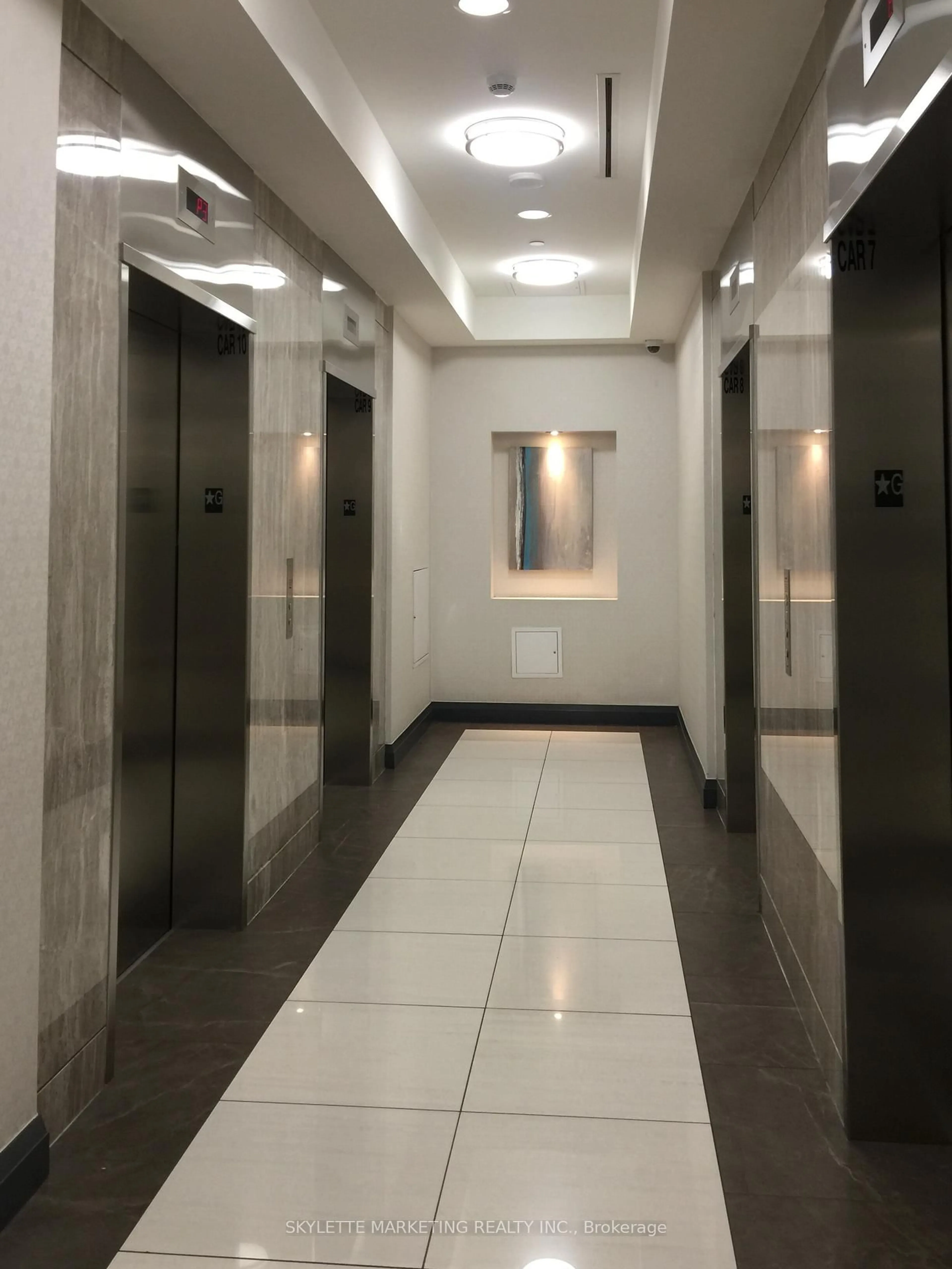 Indoor foyer for 7161 Yonge St ##1427, Markham Ontario L3T 0C8