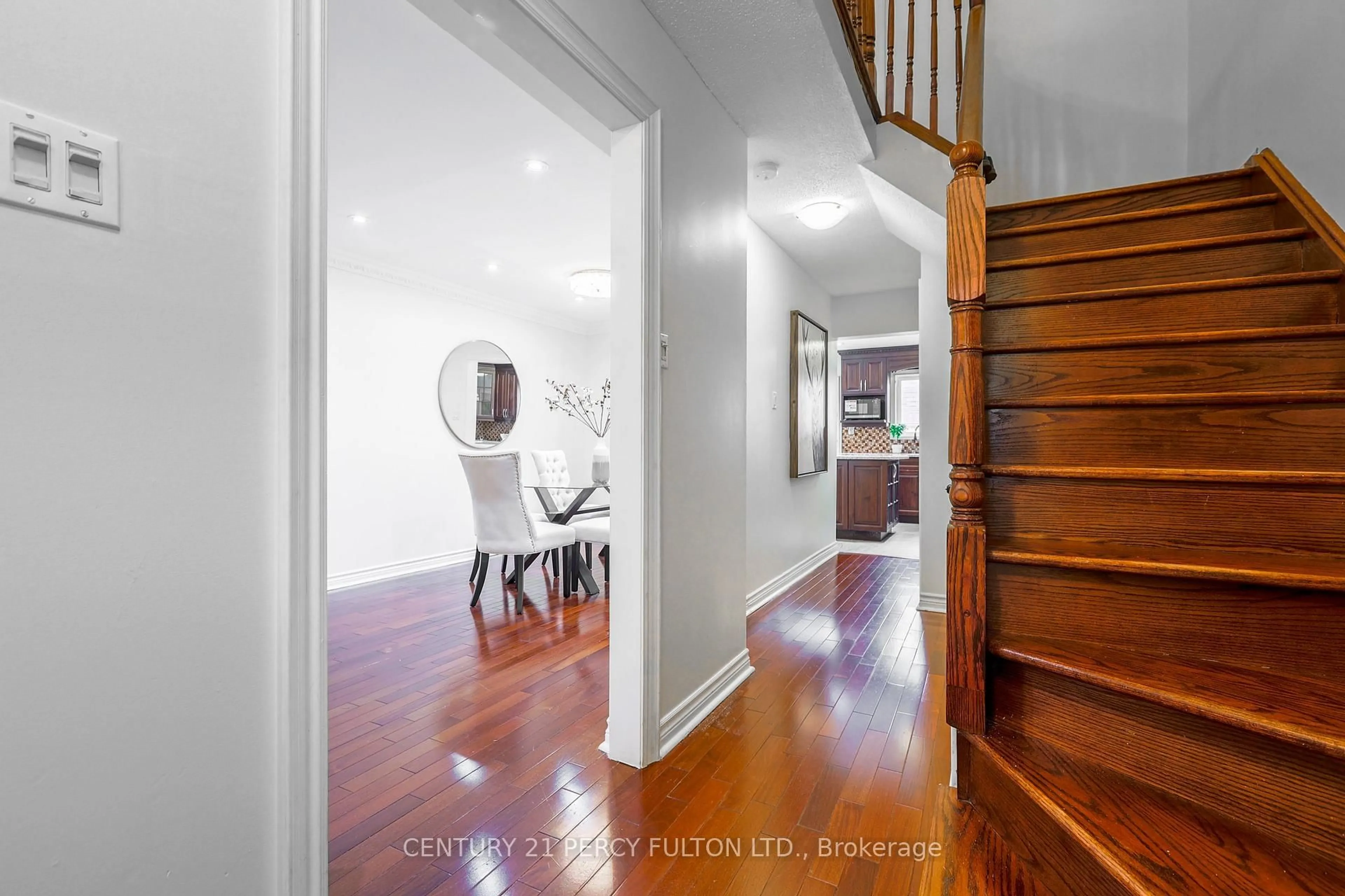 Indoor entryway for 161 Sophia Rd, Markham Ontario L3S 3Y9