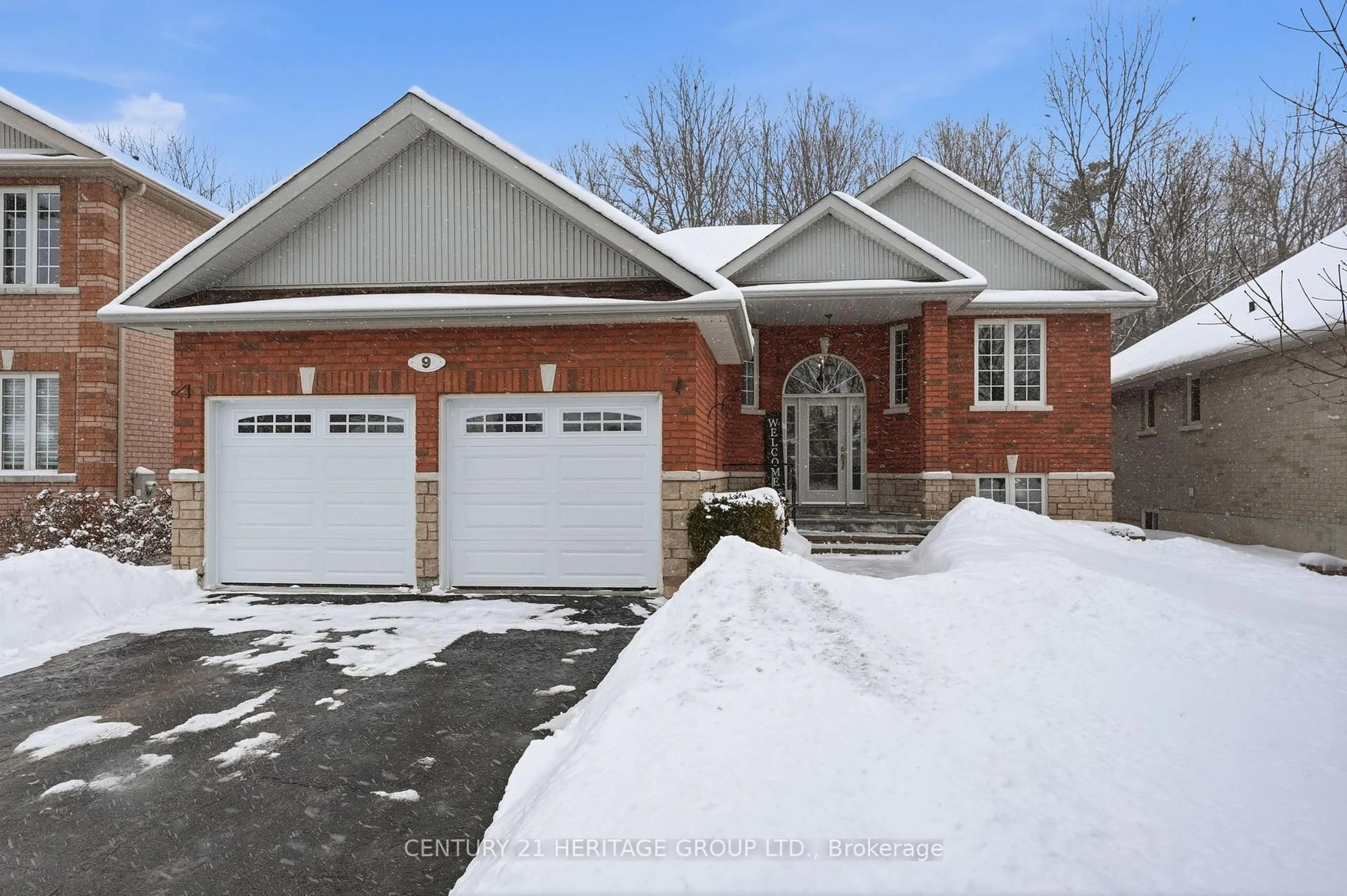 Home with brick exterior material, street for 9 Sutherland Ave, Bradford West Gwillimbury Ontario L3Z 3H9