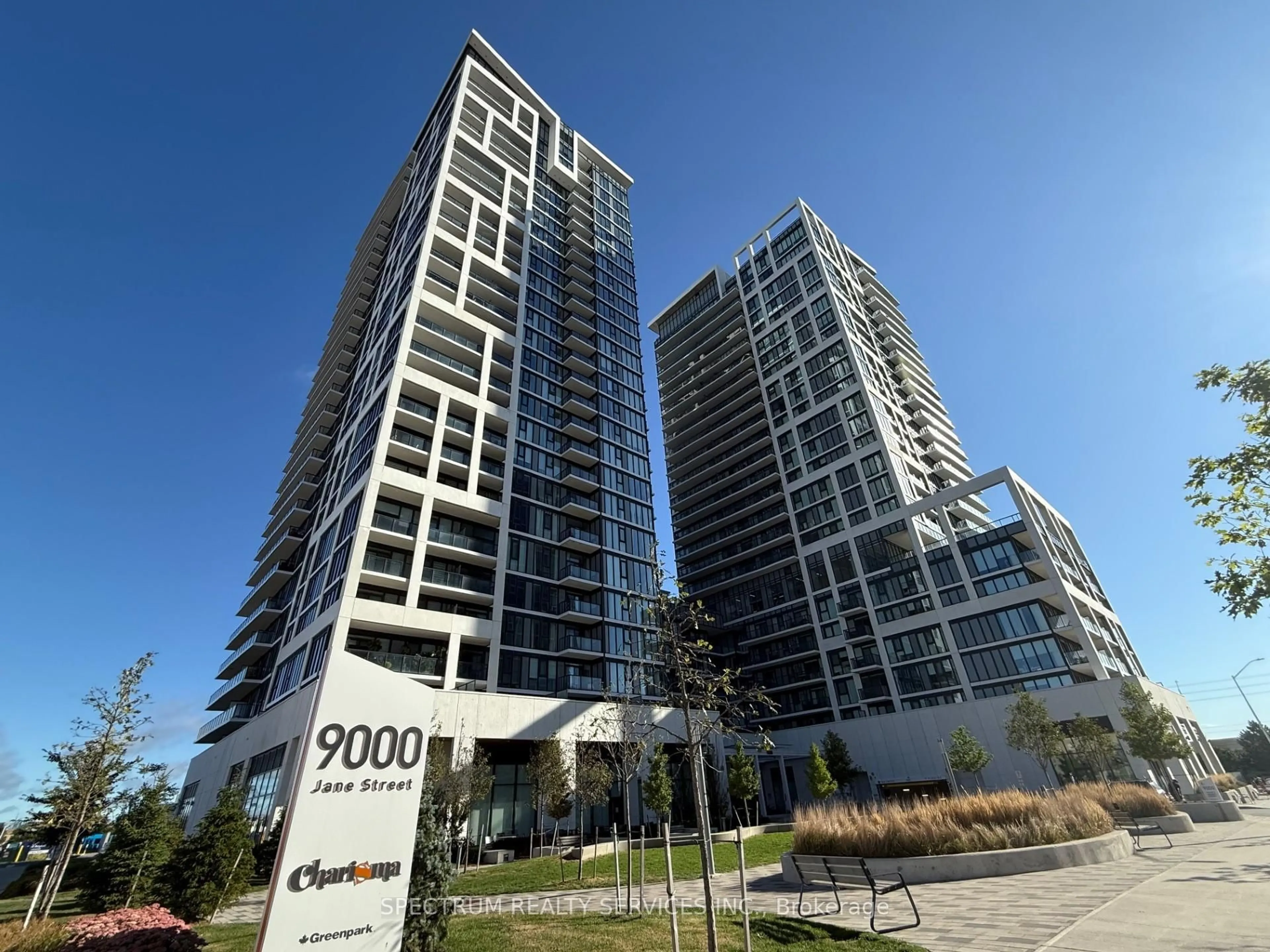 Indoor foyer for 9000 Jane St #907, Vaughan Ontario L4K 0M6