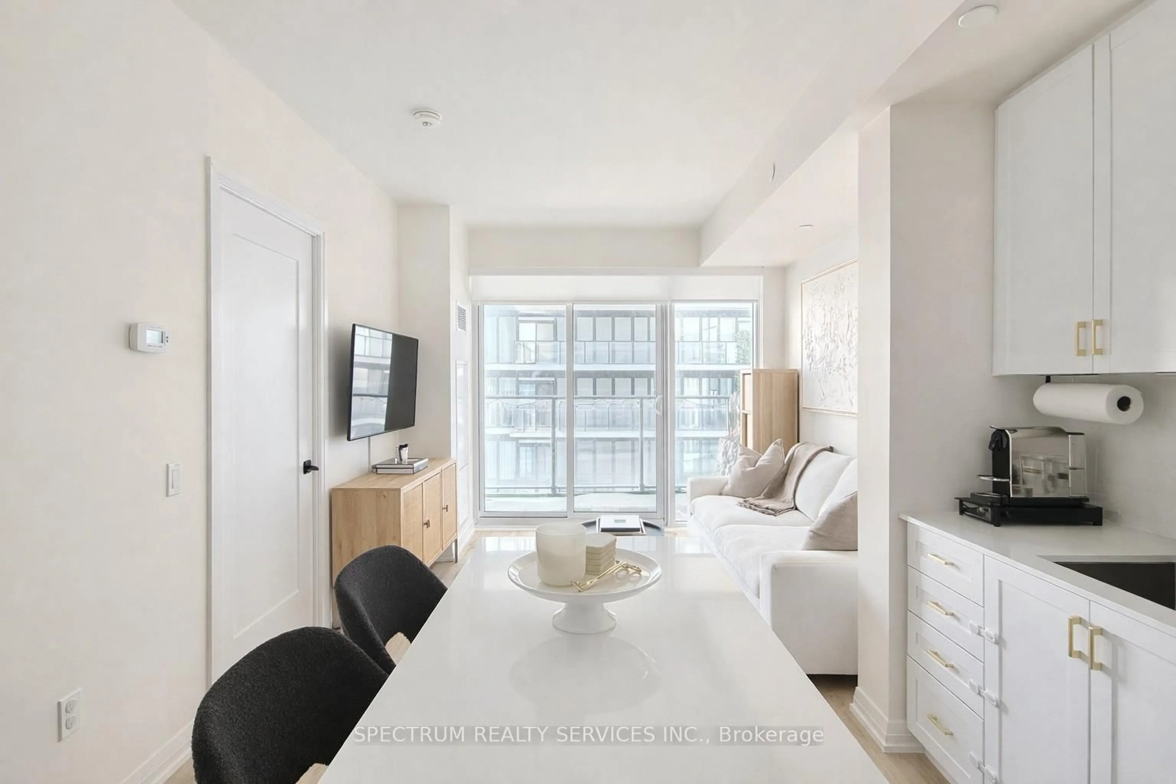 A pic of a room for 9000 Jane St #907, Vaughan Ontario L4K 0M6