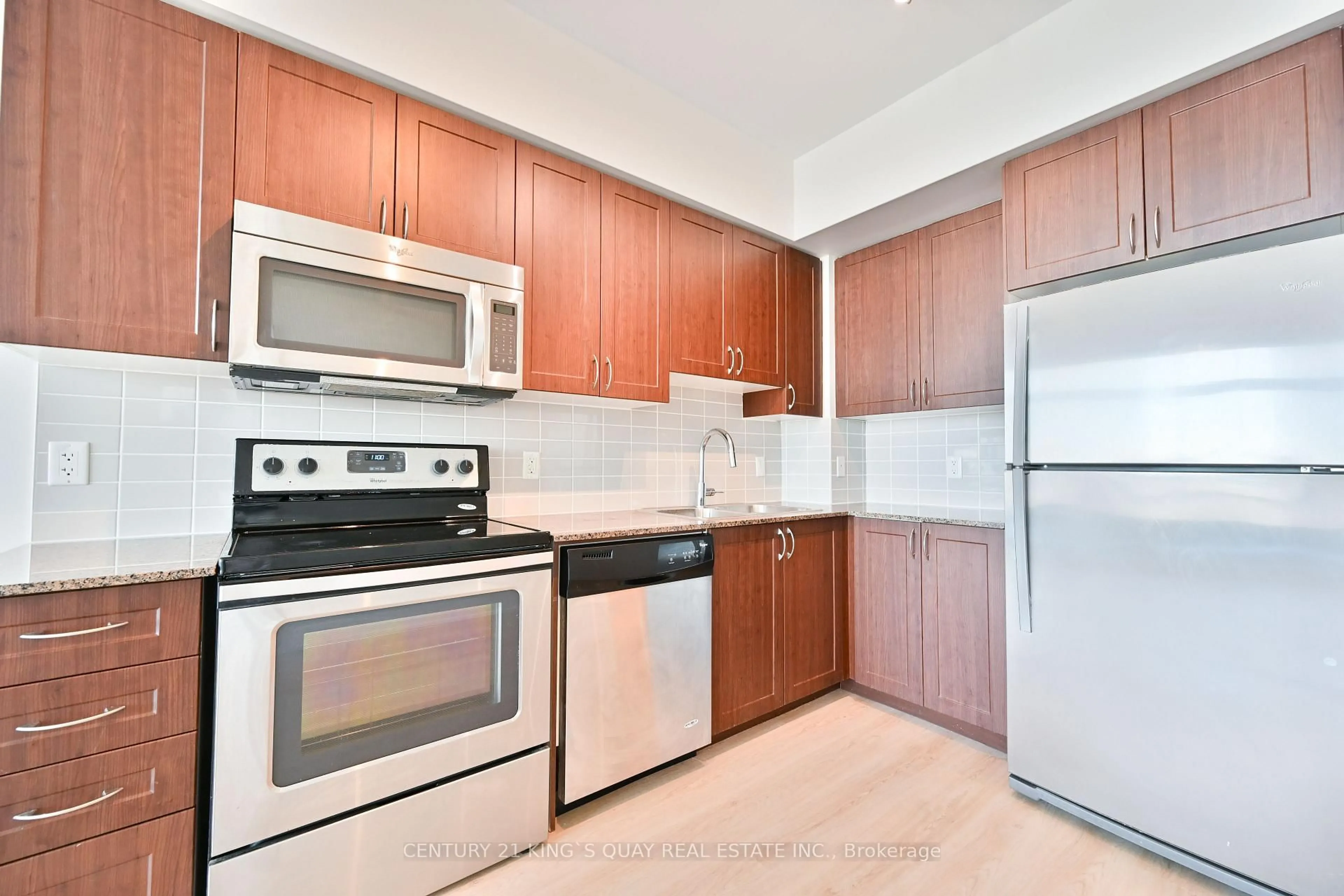 Standard kitchen, unknown for 376 Highway 7 #PH 19, Richmond Hill Ontario L4B 0C7