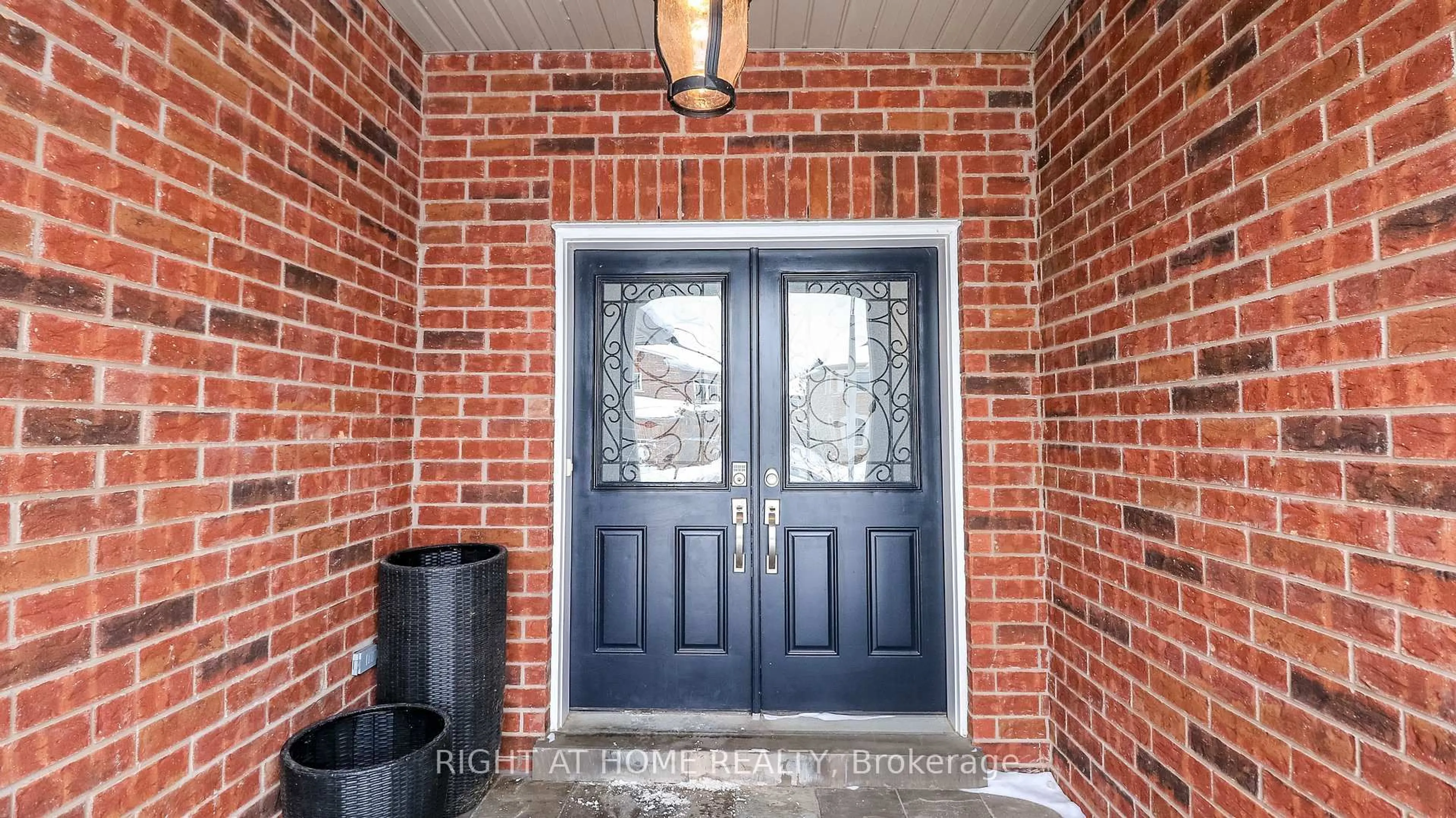 Indoor entryway for 769 Freemont Crt, Innisfil Ontario L9S 0K4